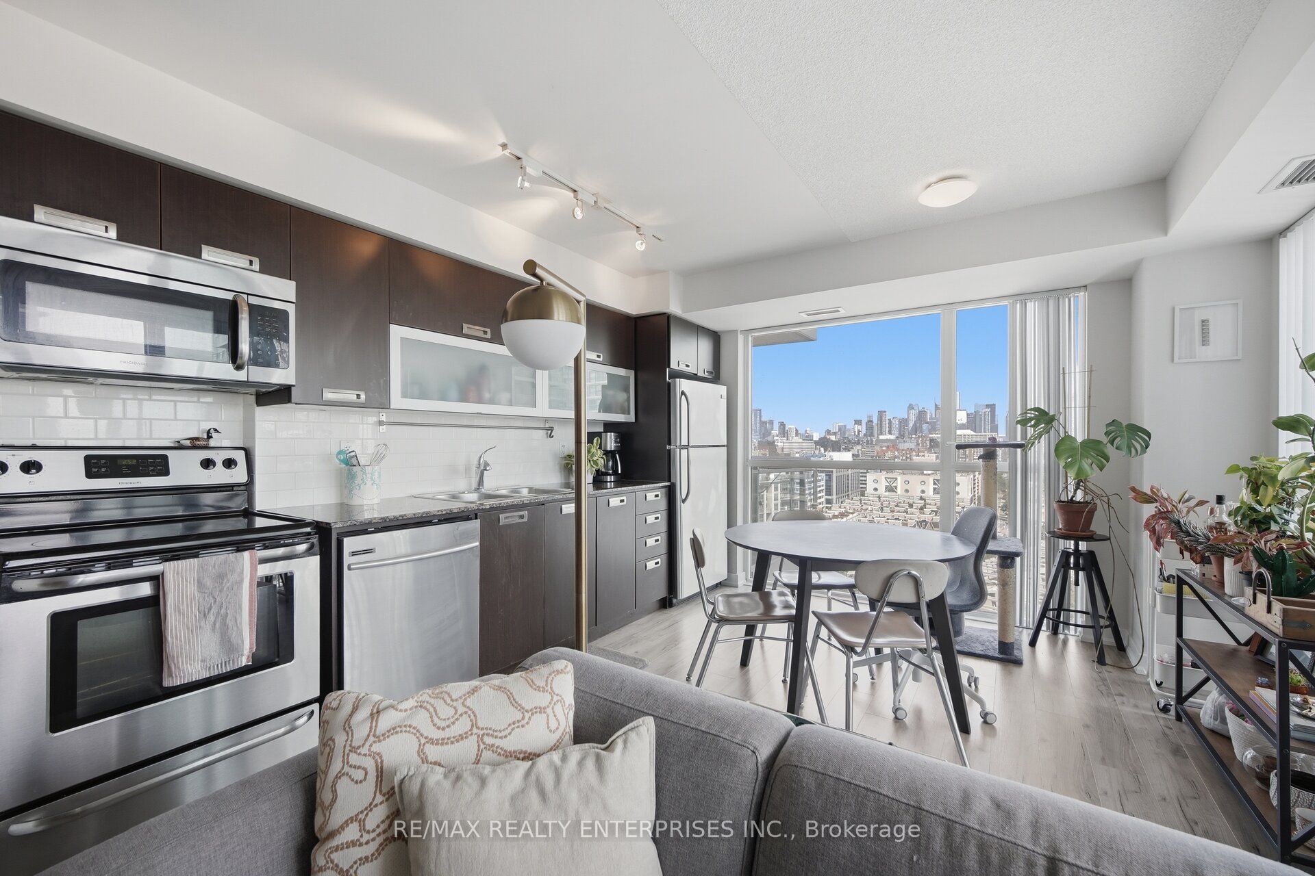 100 Western Battery Road 1610, Toronto, ON M6K 3S2