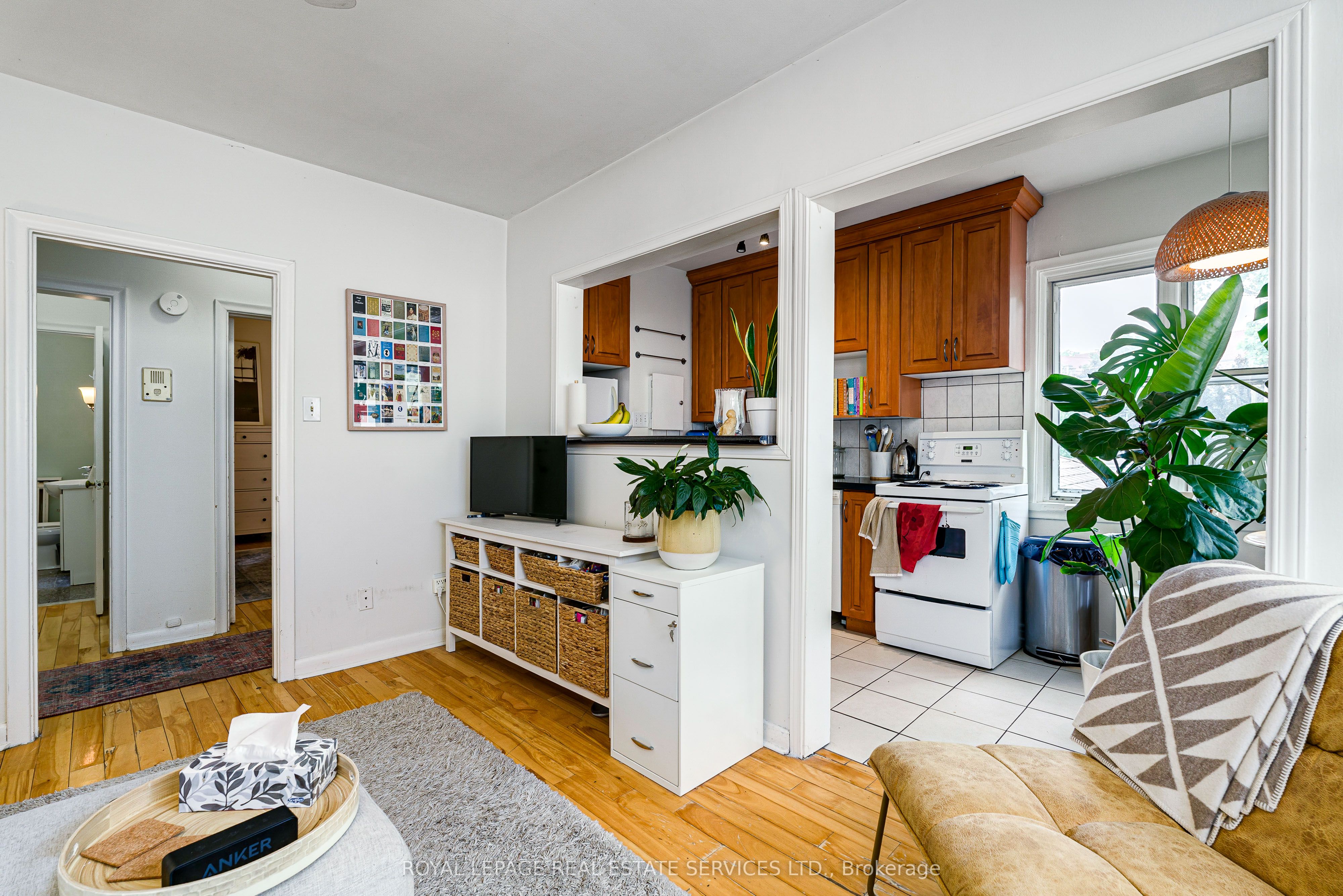 50 Glenrose Avenue 4, Toronto, ON M4T 1K4 photo 3