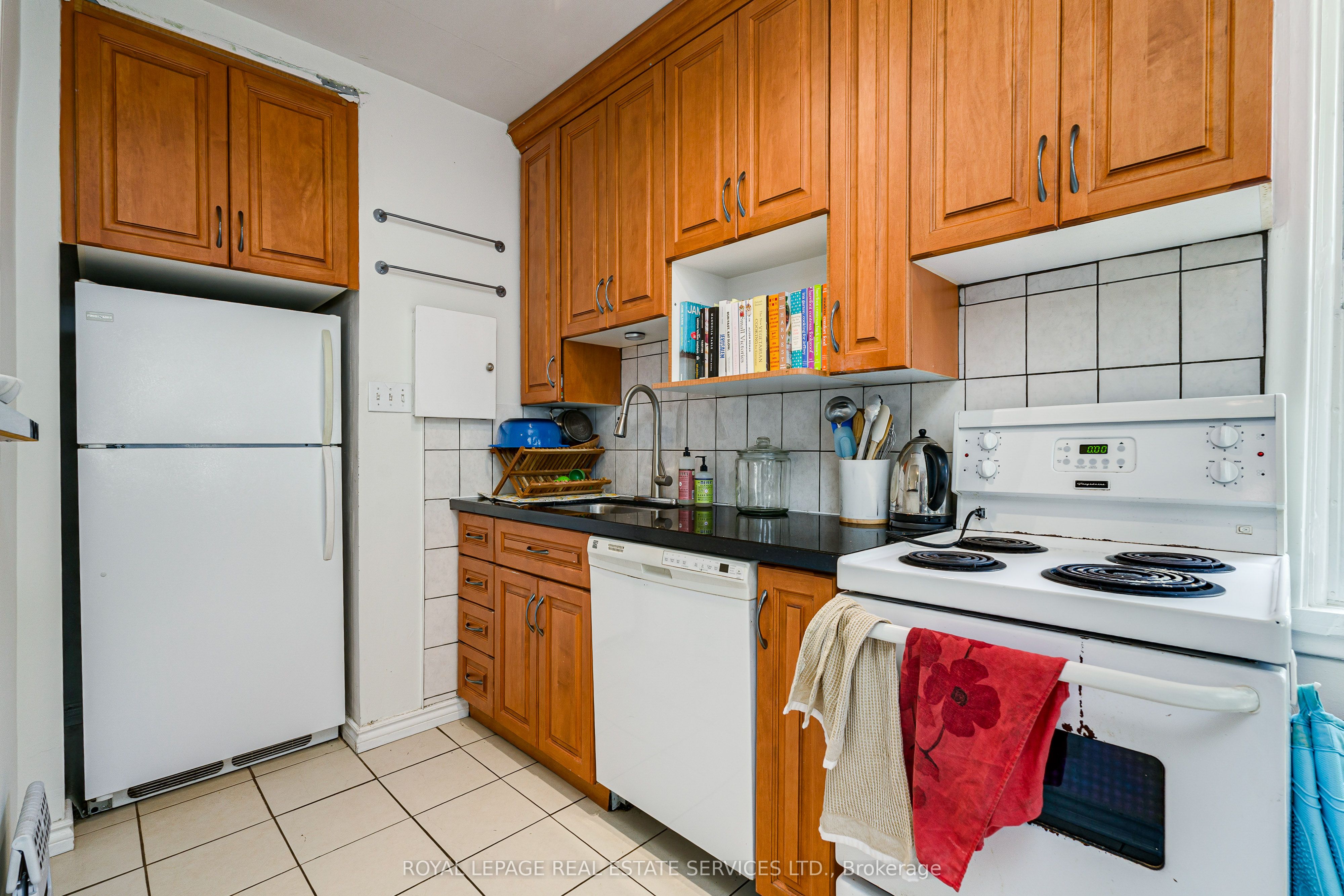 50 Glenrose Avenue 4, Toronto, ON M4T 1K4 photo 4