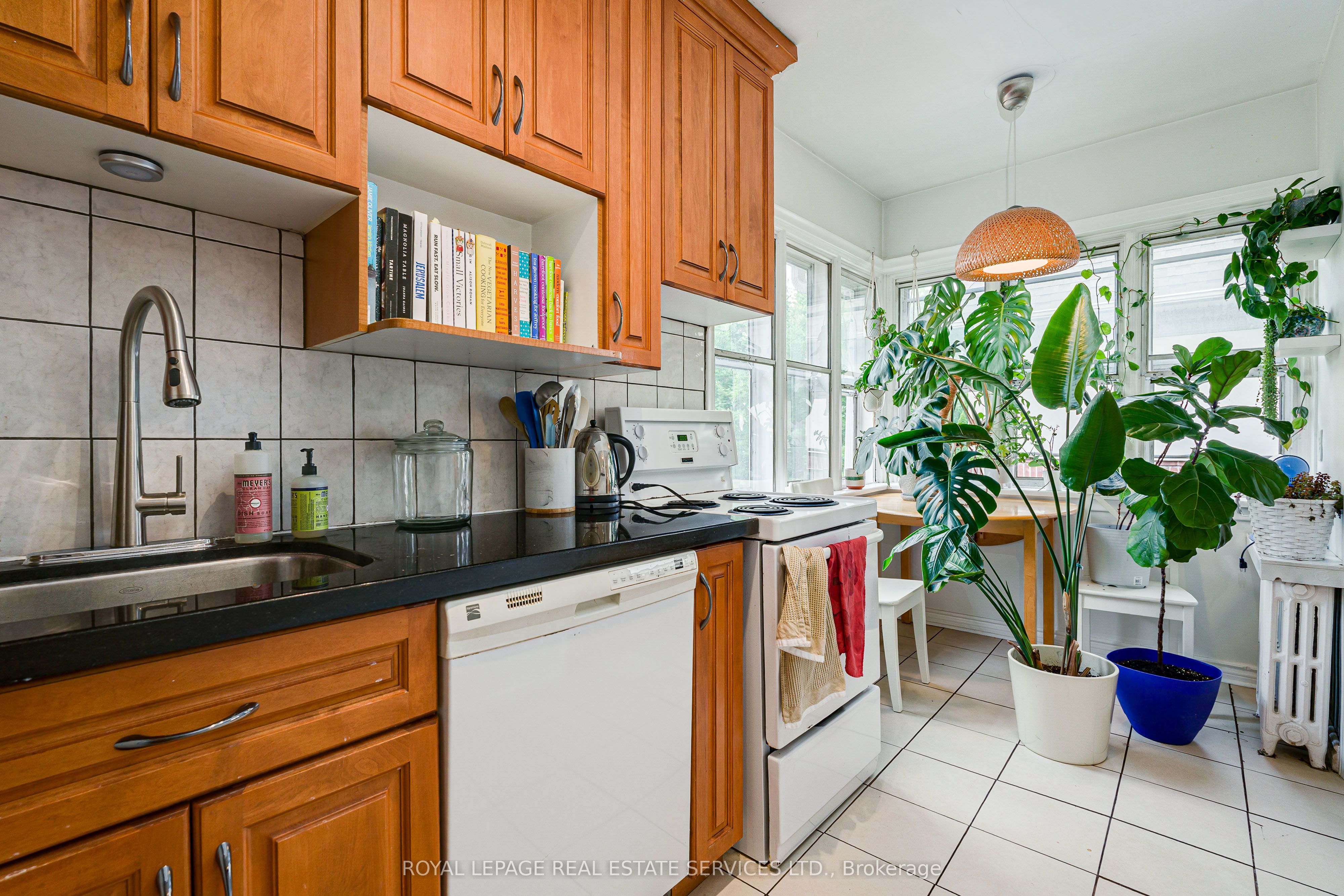 50 Glenrose Avenue 4, Toronto, ON M4T 1K4 photo 5
