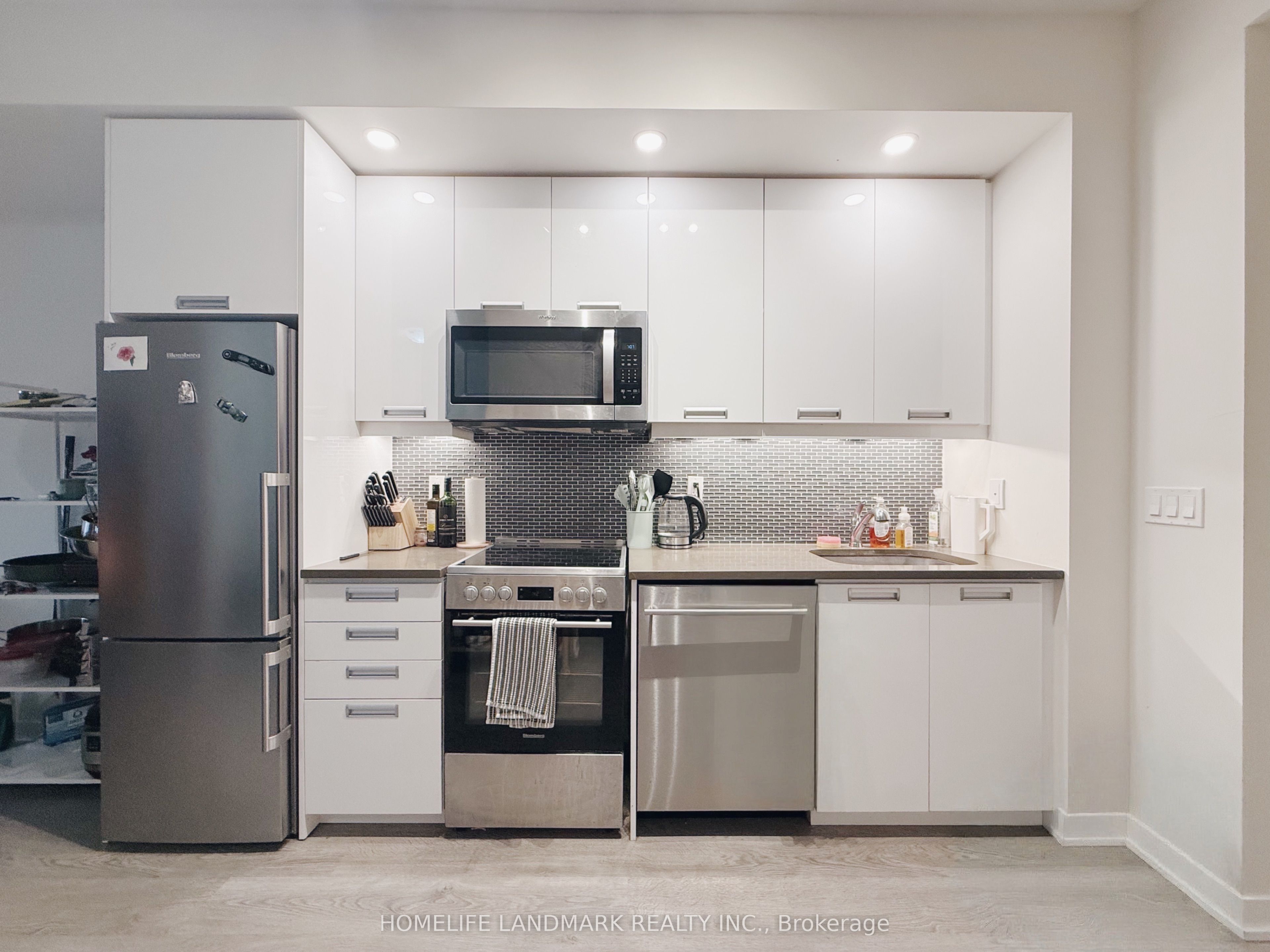 99 John Street 2605, Toronto, ON M5V 0S6 photo 3