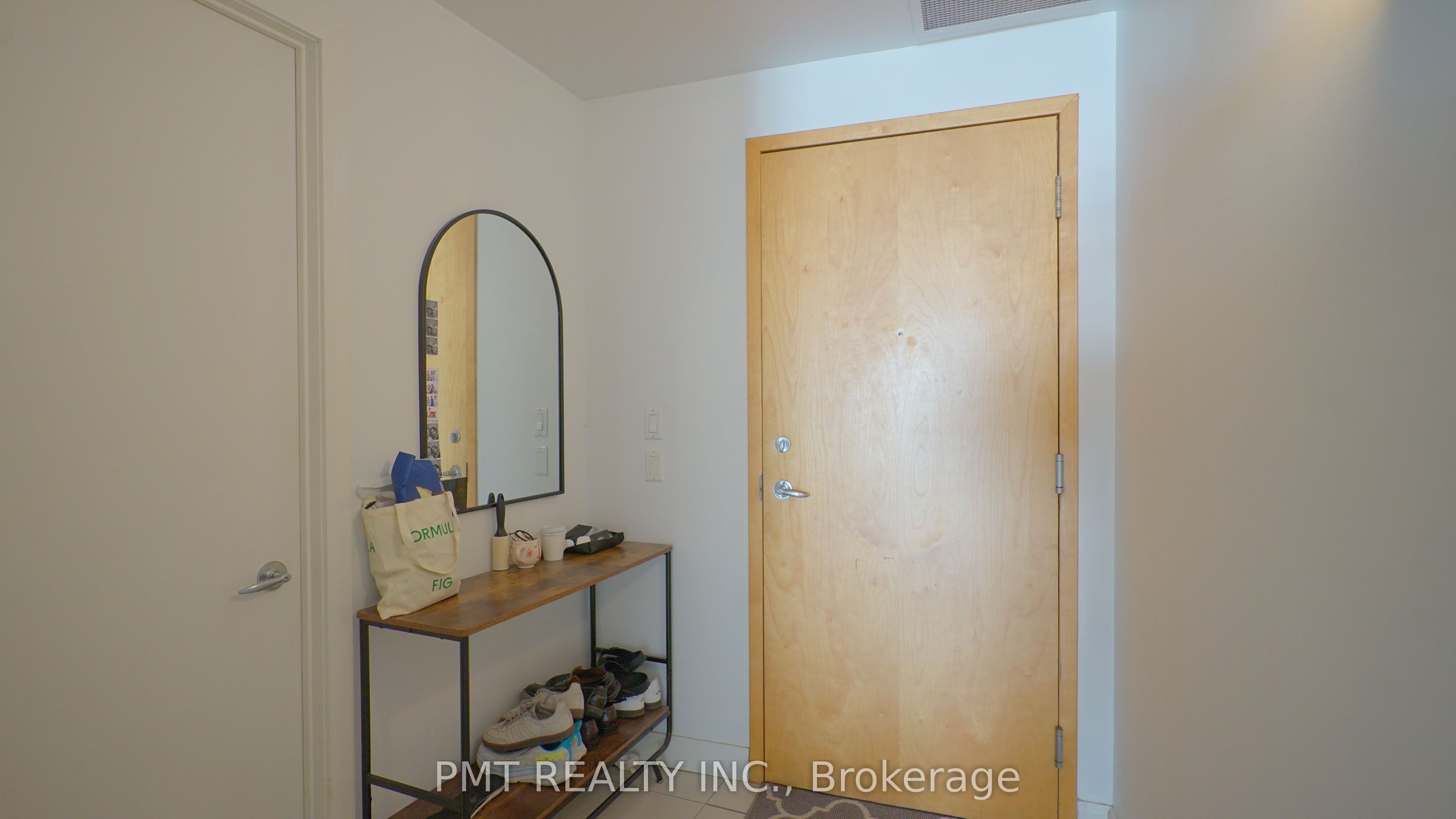 700 King Street W 208, Toronto, ON M5V 2Y6 photo 2