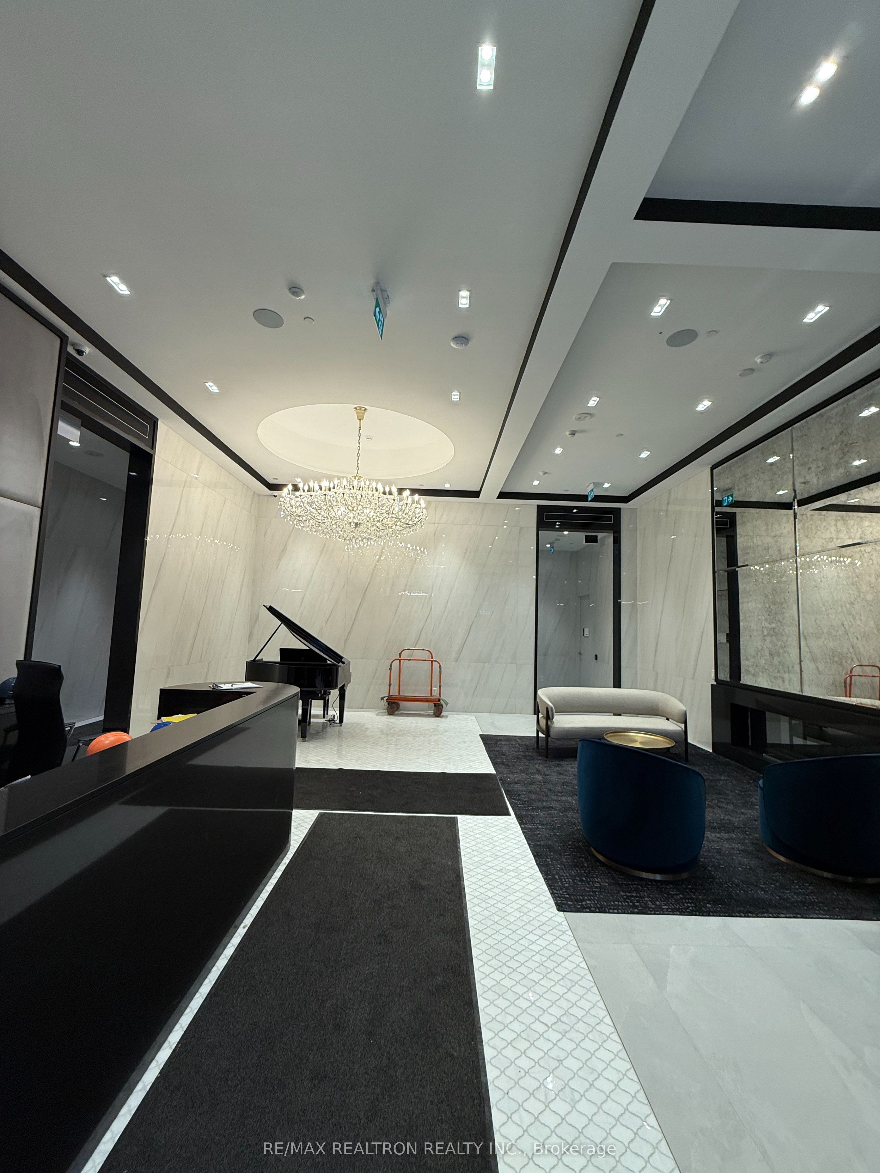 8 Wellesley Street W 1009, Toronto, ON M4Y 0J5 photo 4