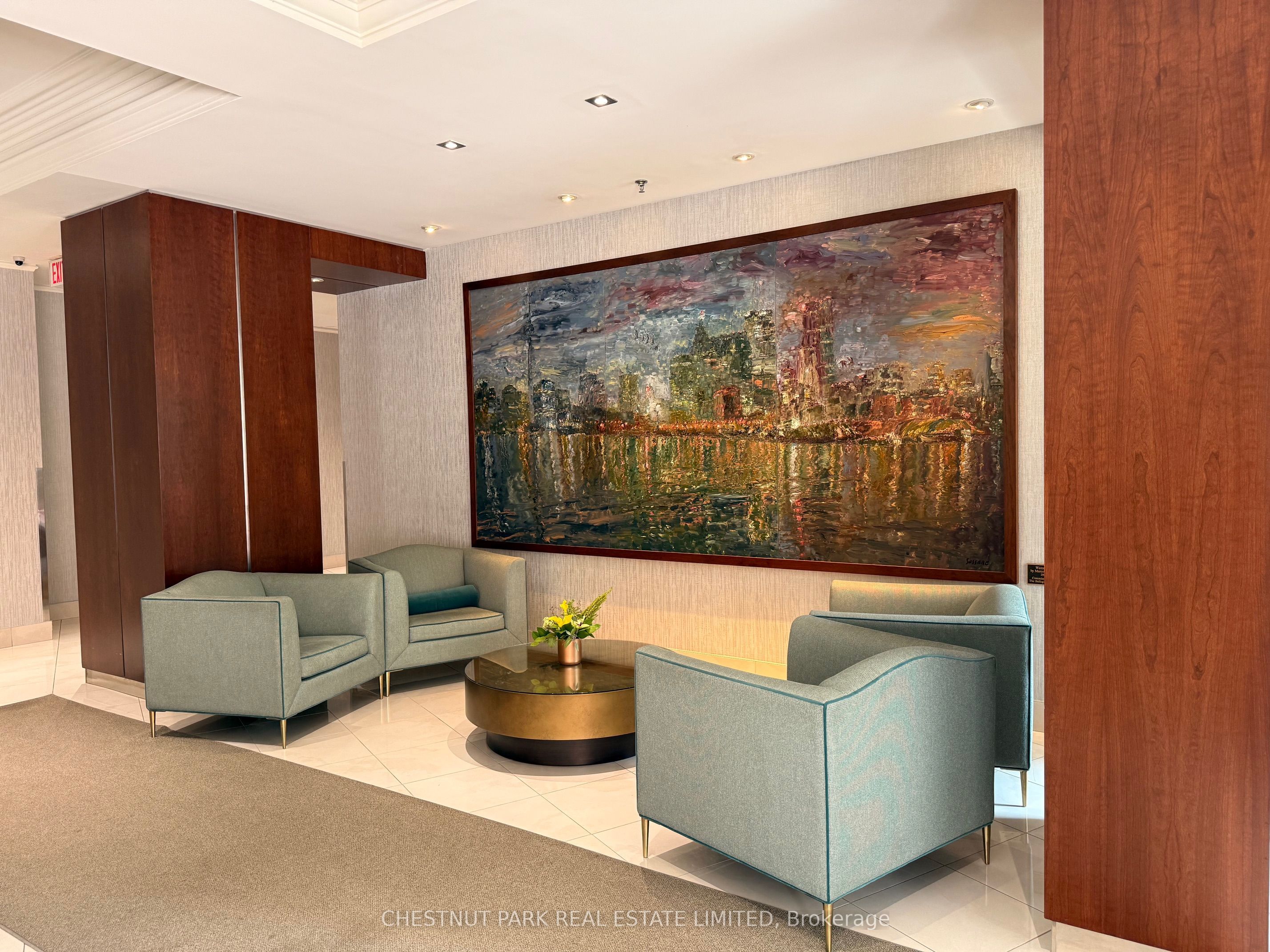 300 Bloor Street E 506, Toronto, ON M4W 3Y2 photo 2