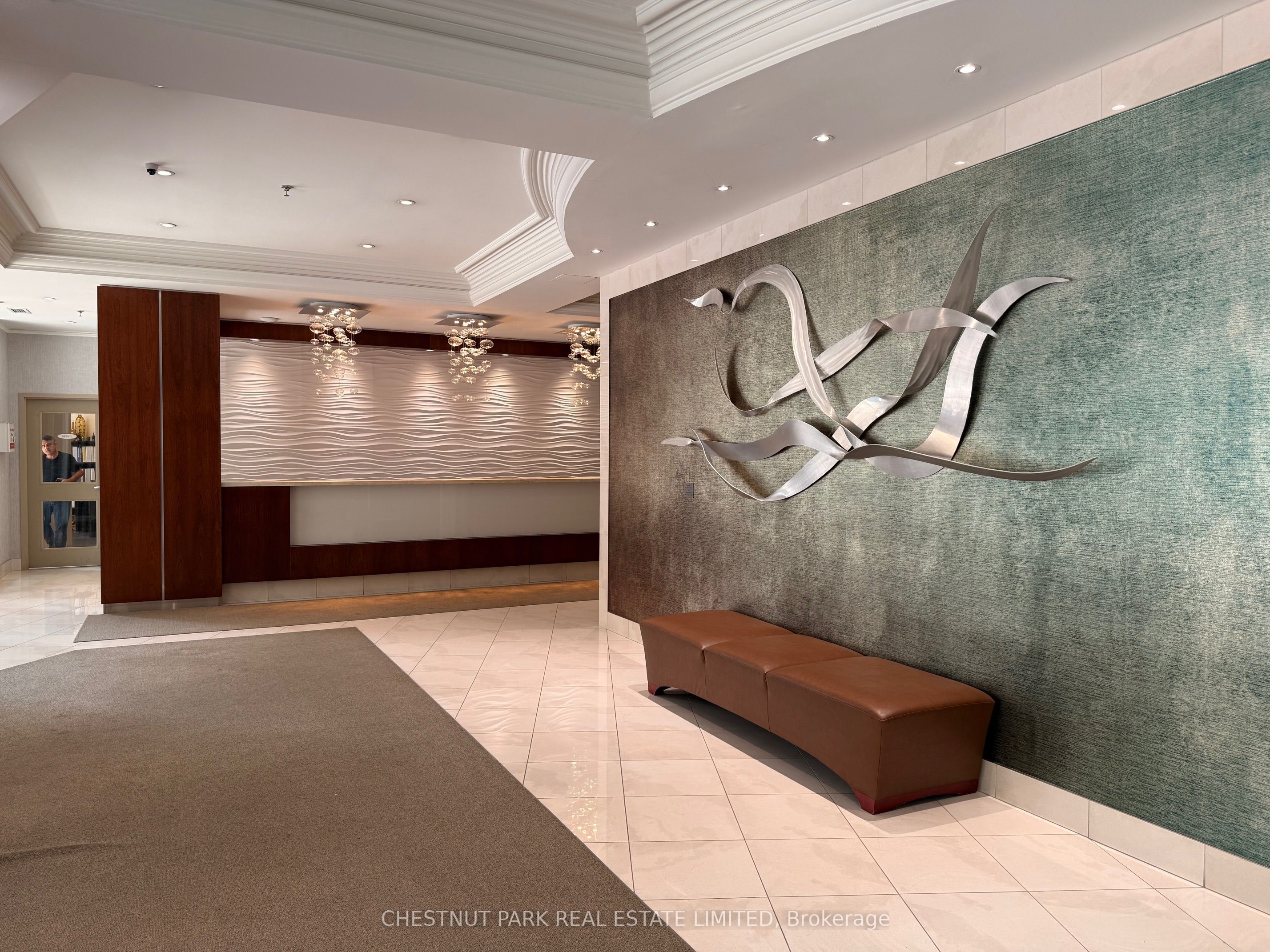 300 Bloor Street E 506, Toronto, ON M4W 3Y2 photo 3