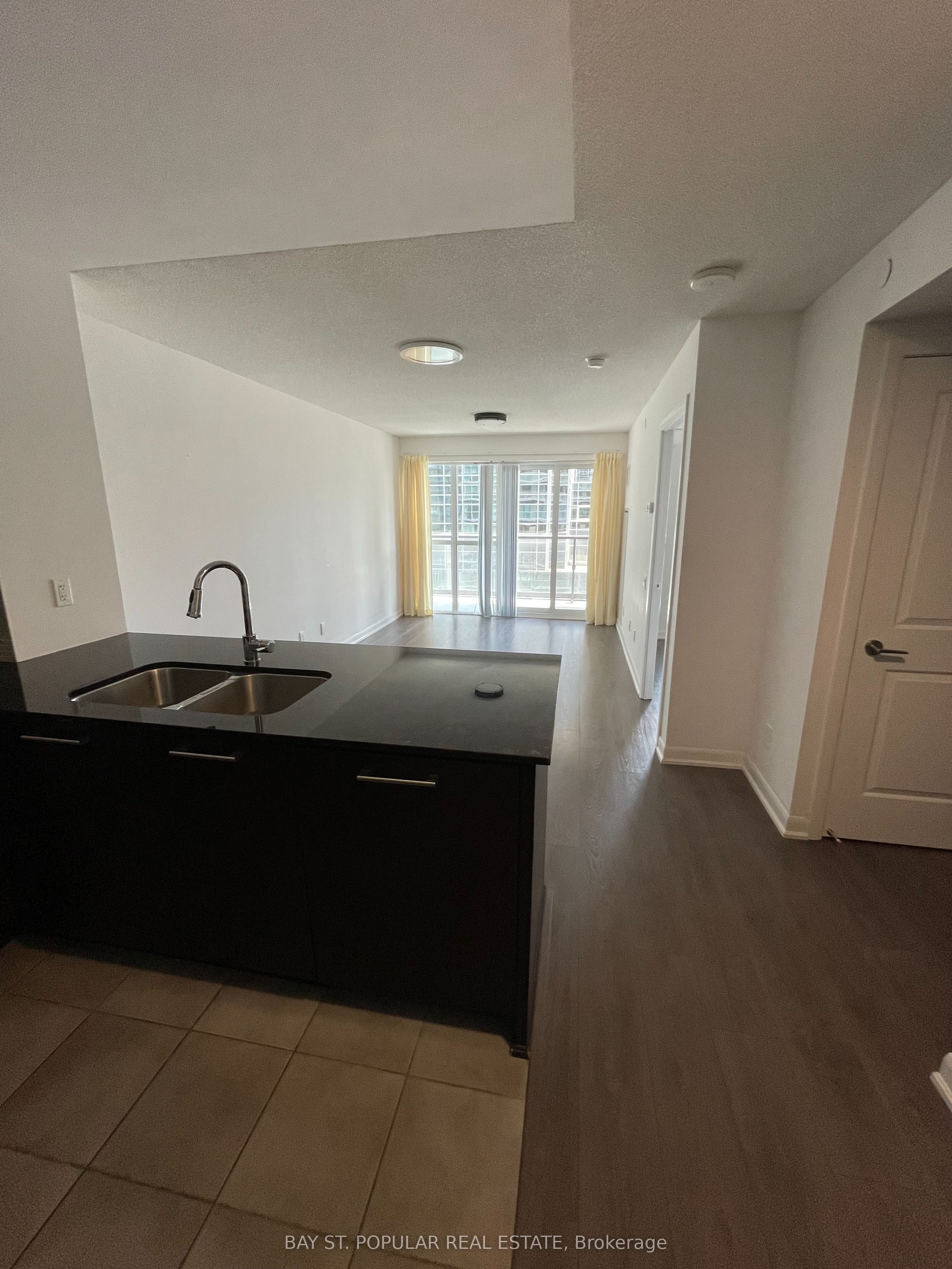 5162 Yonge Street 611, Toronto, ON M2N 5P6 photo 3