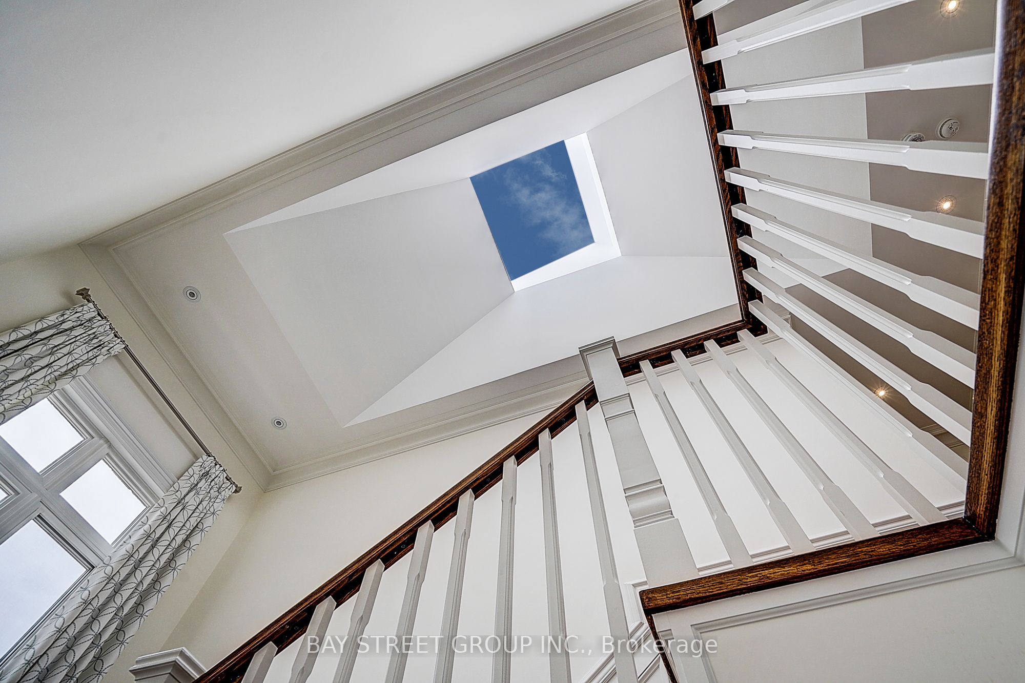 28 Carnwath Crescent, Toronto, ON M2P 1J5 photo 3