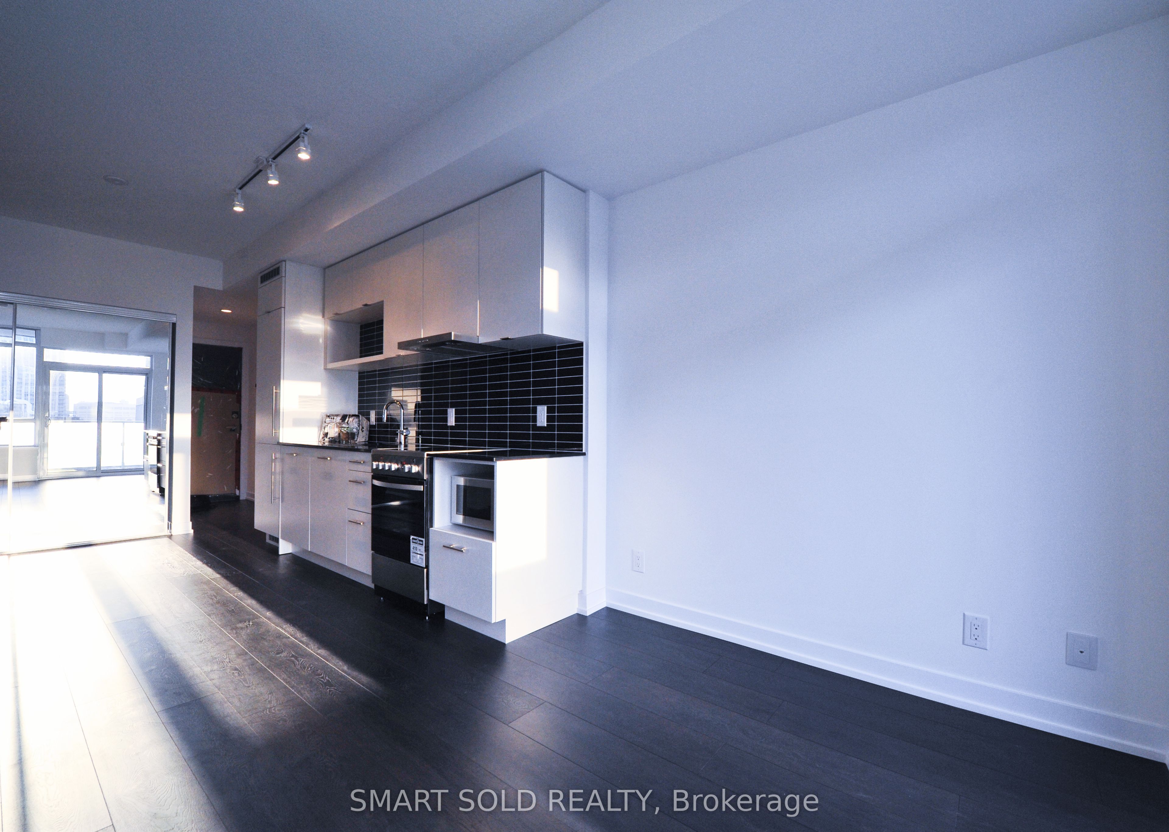 365 Church Street 2113, Toronto, ON M5B 1H6 photo 3