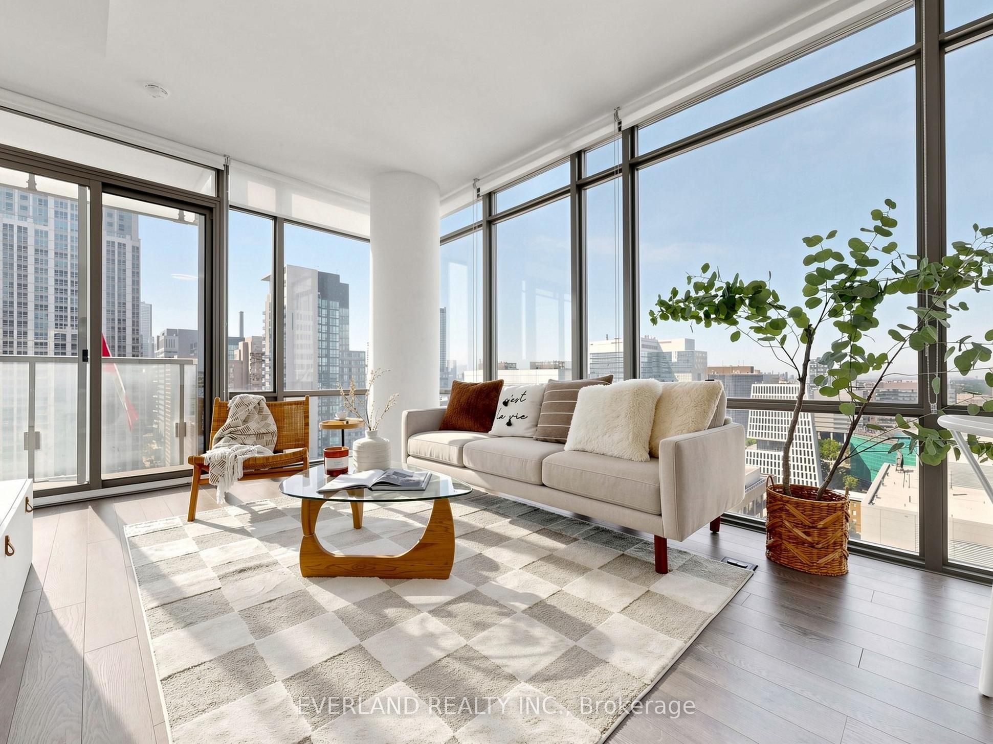 38 Grenville Street 2303, Toronto, ON M4Y 1A5