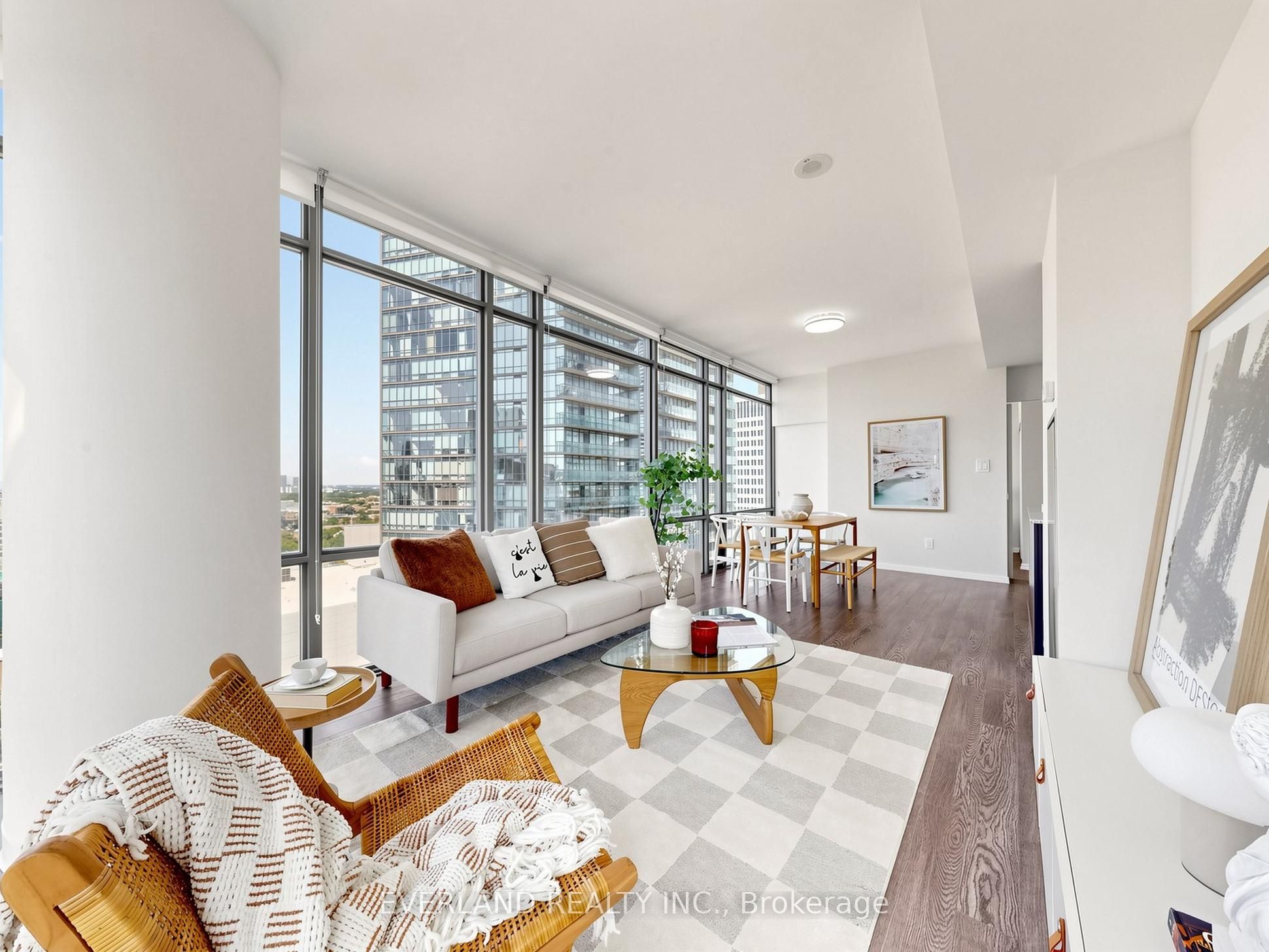 38 Grenville Street 2303, Toronto, ON M4Y 1A5 photo 3