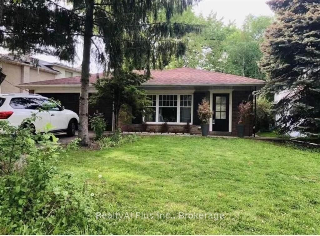 32 Hopperton Drive Lower, Toronto, ON M2L 2S6