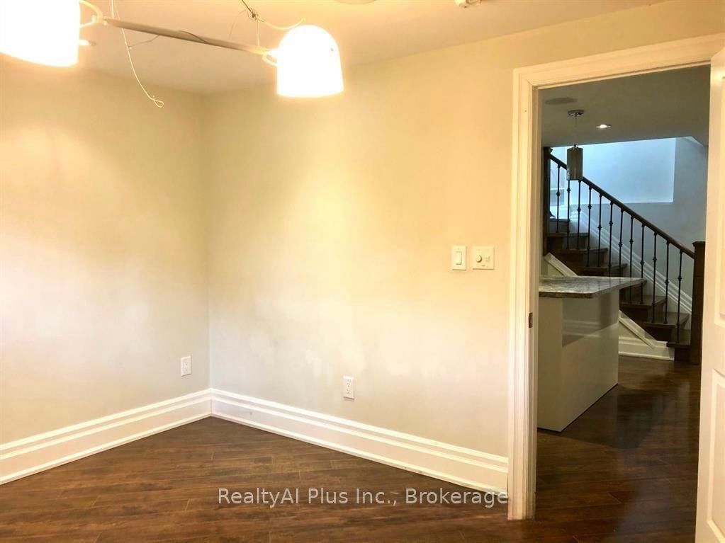 32 Hopperton Drive Lower, Toronto, ON M2L 2S6 photo 5