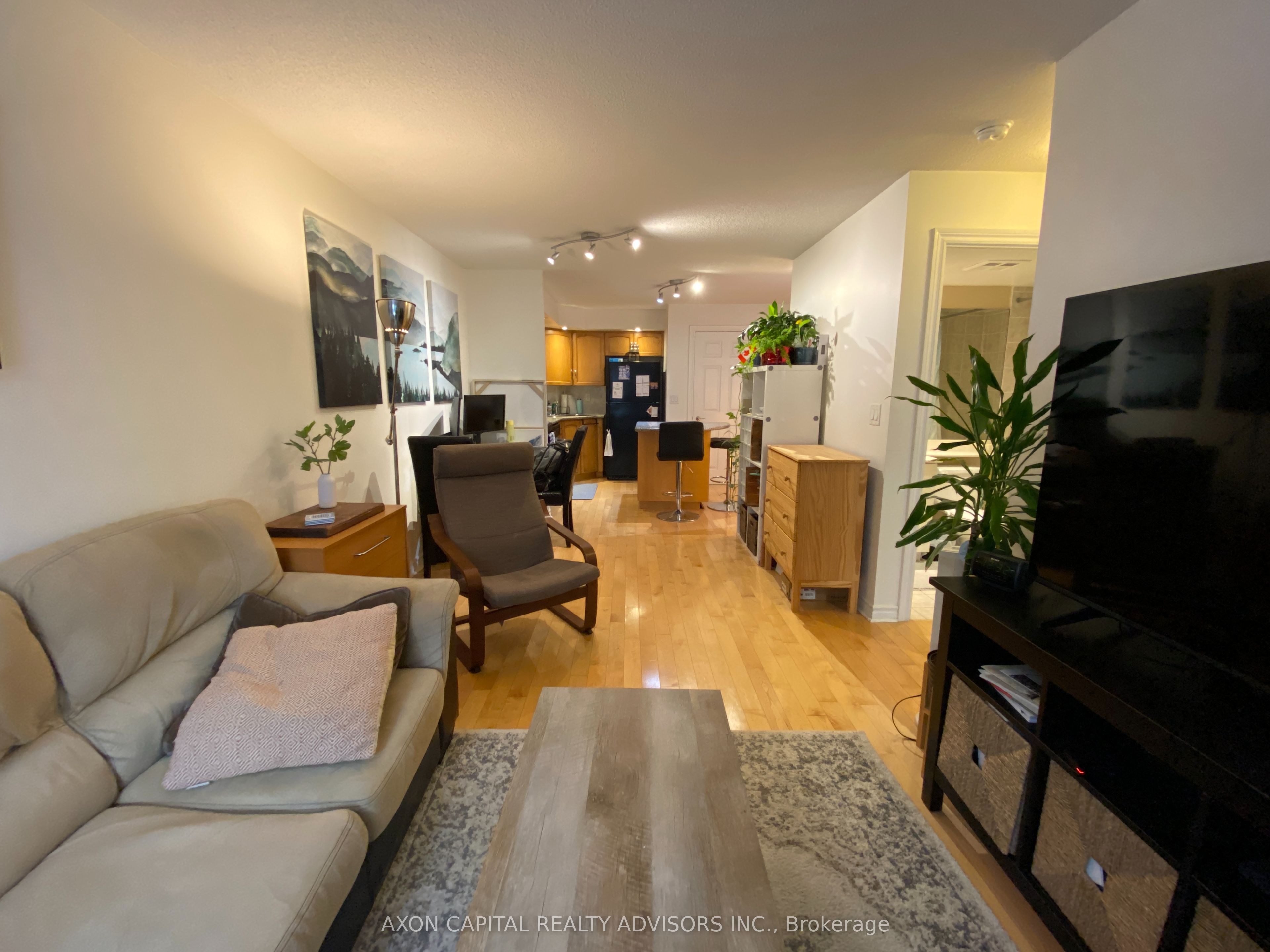 250 Wellington Street W 1243, Toronto, ON M5V 3P6 photo 5