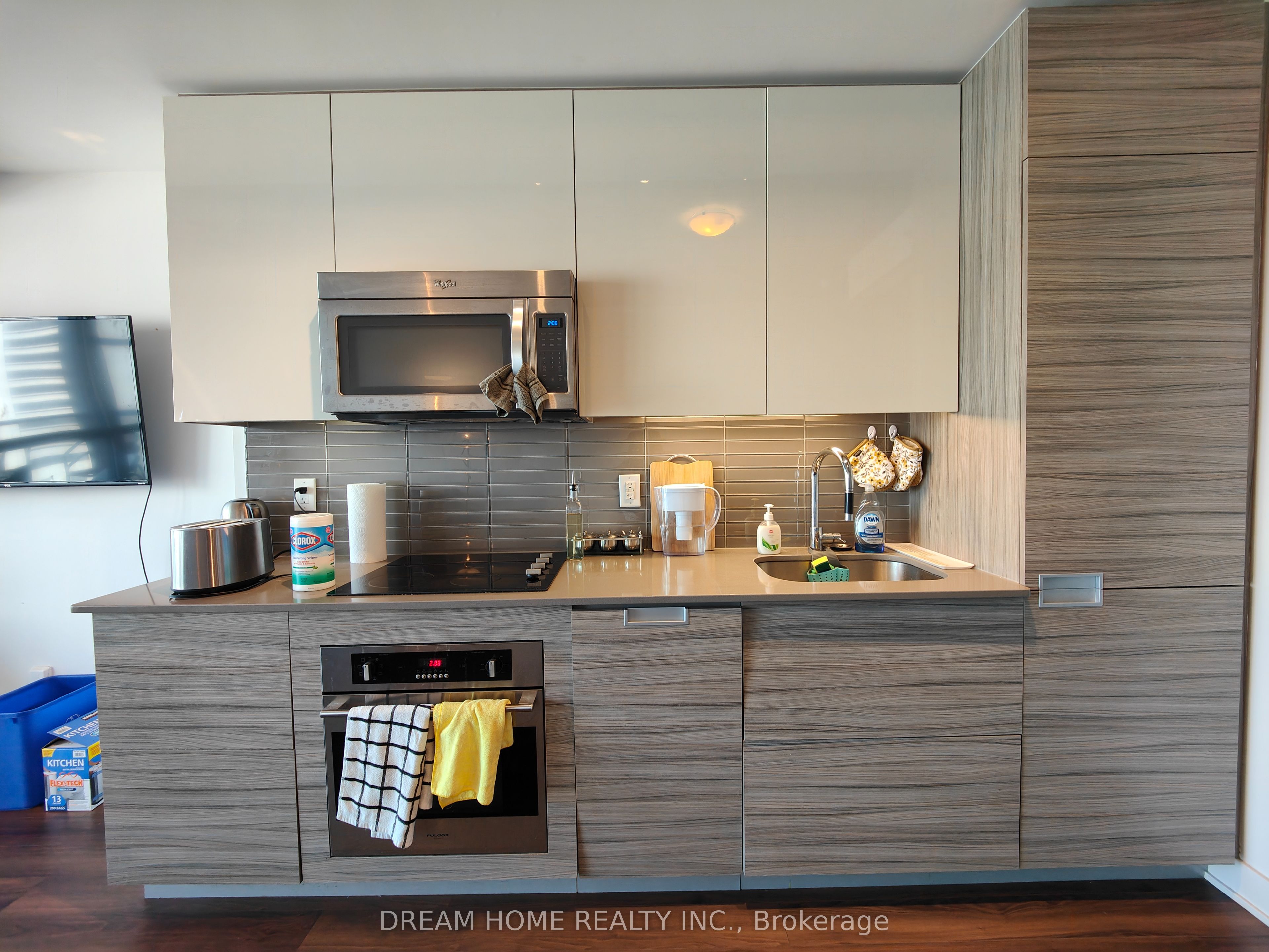 210 Simcoe Street 1109, Toronto, ON M5T 0A9 photo 5