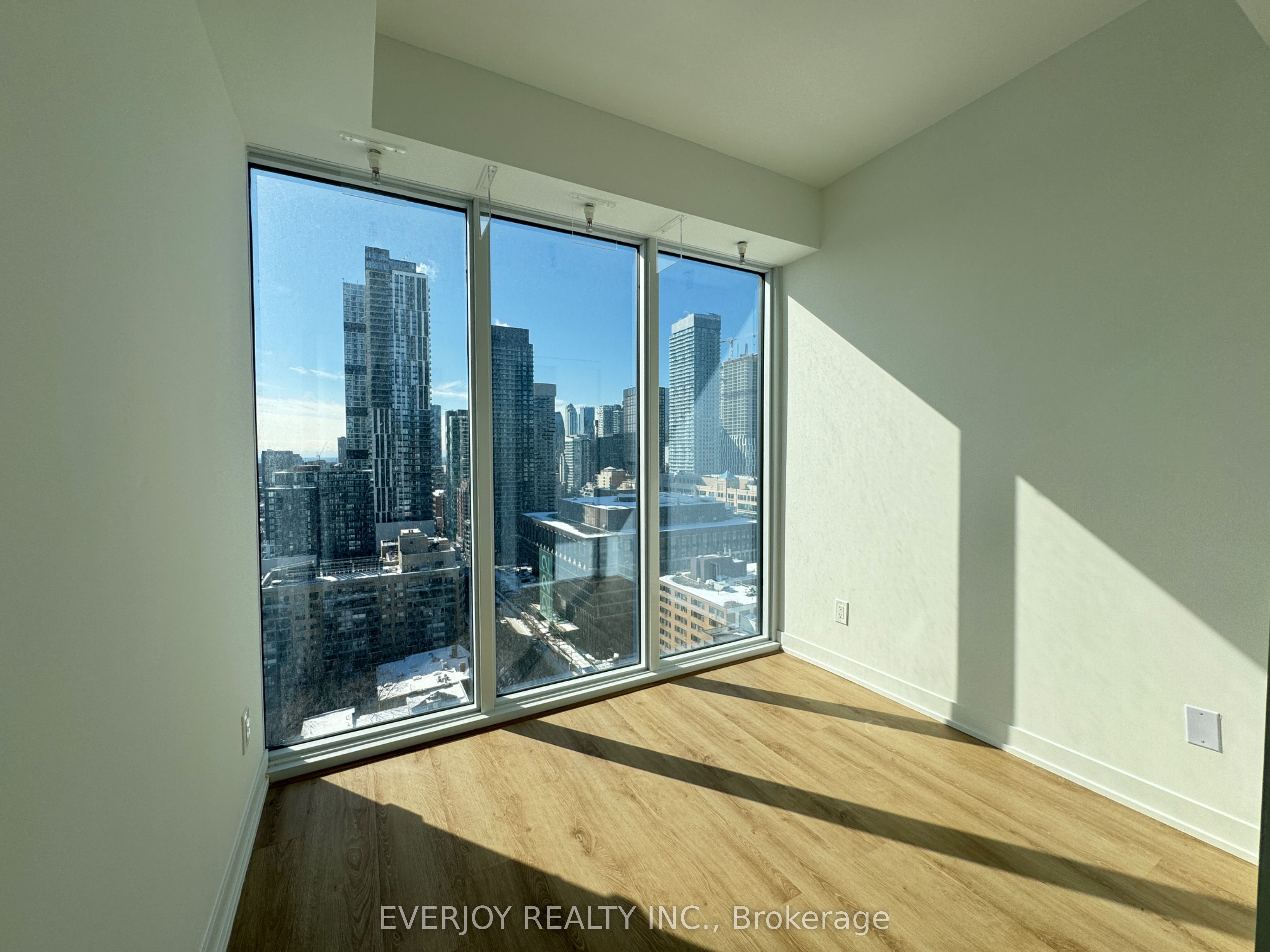 319 Jarvis Street 2215, Toronto, ON M5B 0C8 photo 4