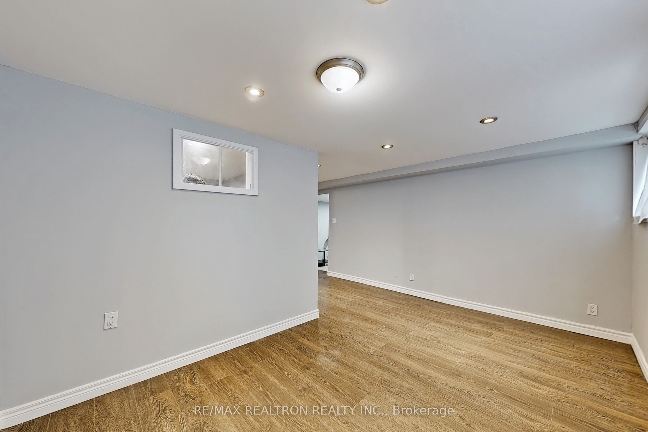 55 Danby Avenue Basement, Toronto, ON M3H 2J4 photo 4