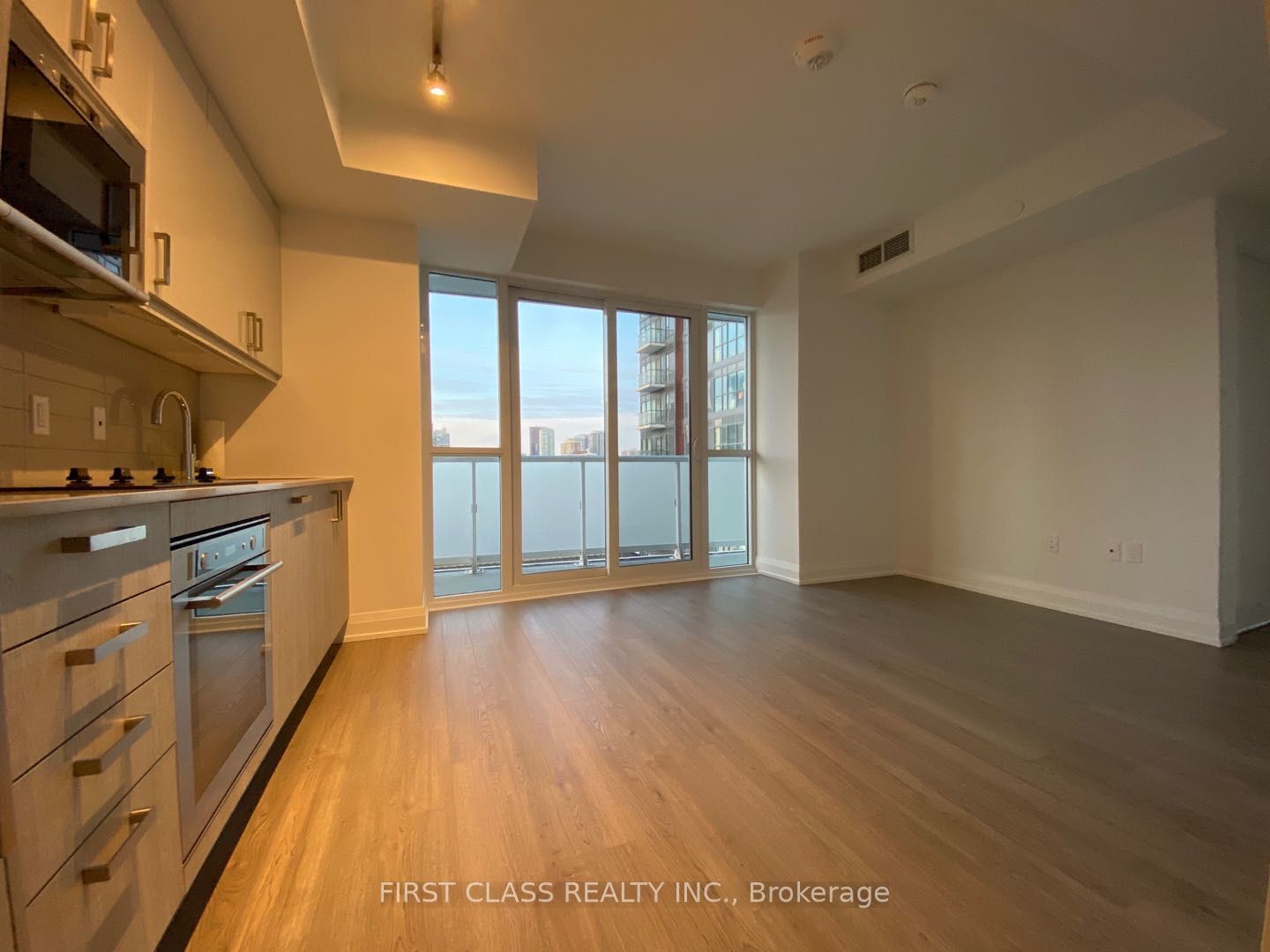 77 Mutual Street 1809, Toronto, ON M5B 0B9 photo 2