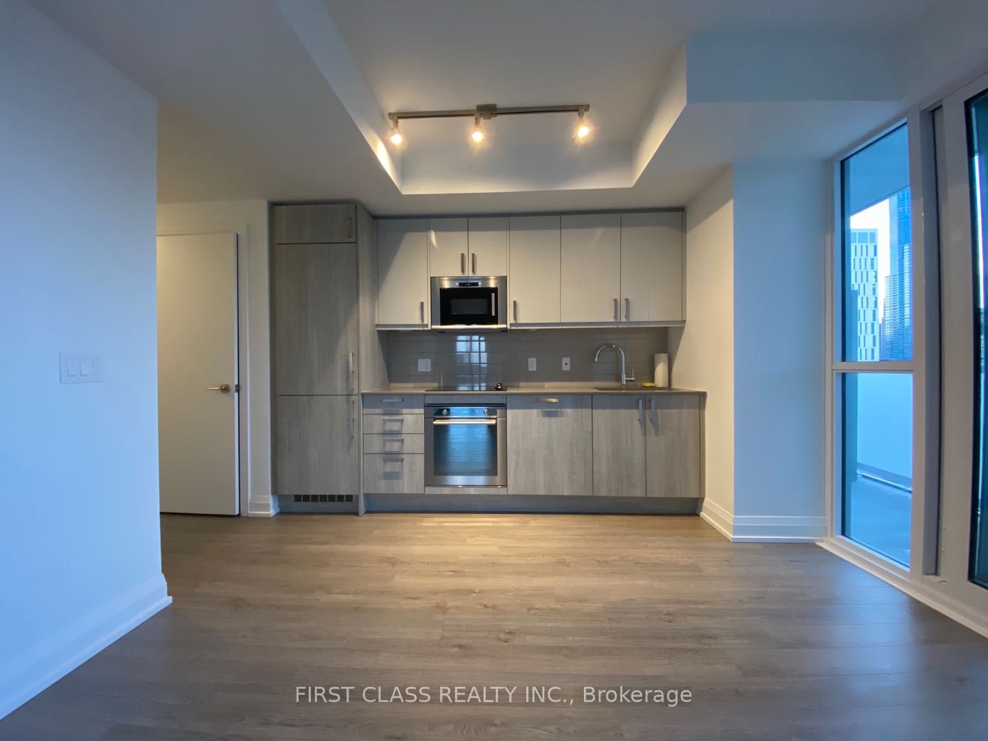 77 Mutual Street 1809, Toronto, ON M5B 0B9 photo 4