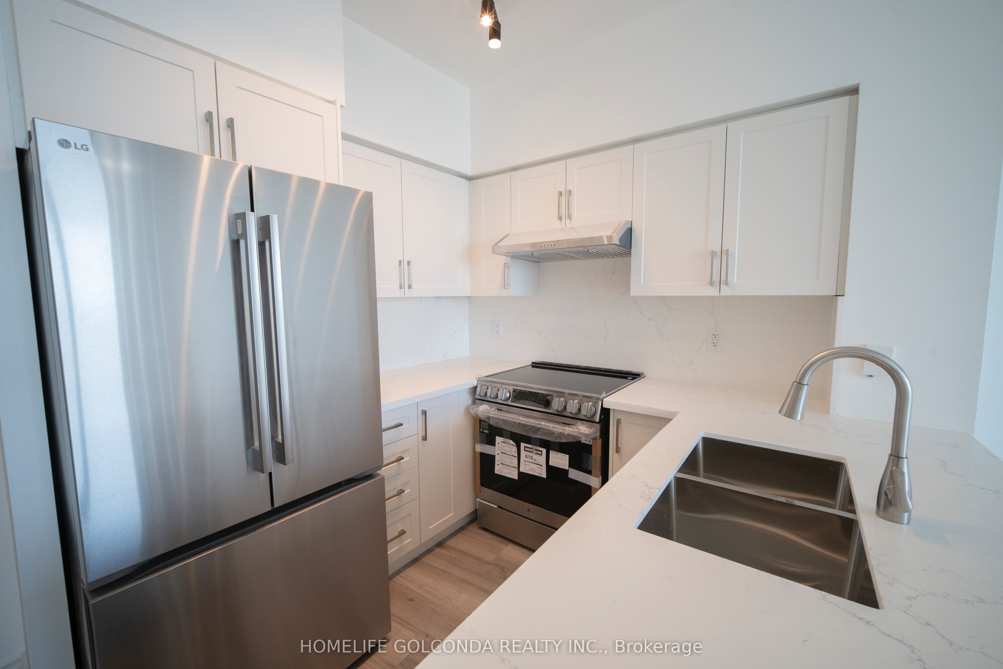 509 Beecroft Road 1106, Toronto, ON M2N 0A3 photo 4