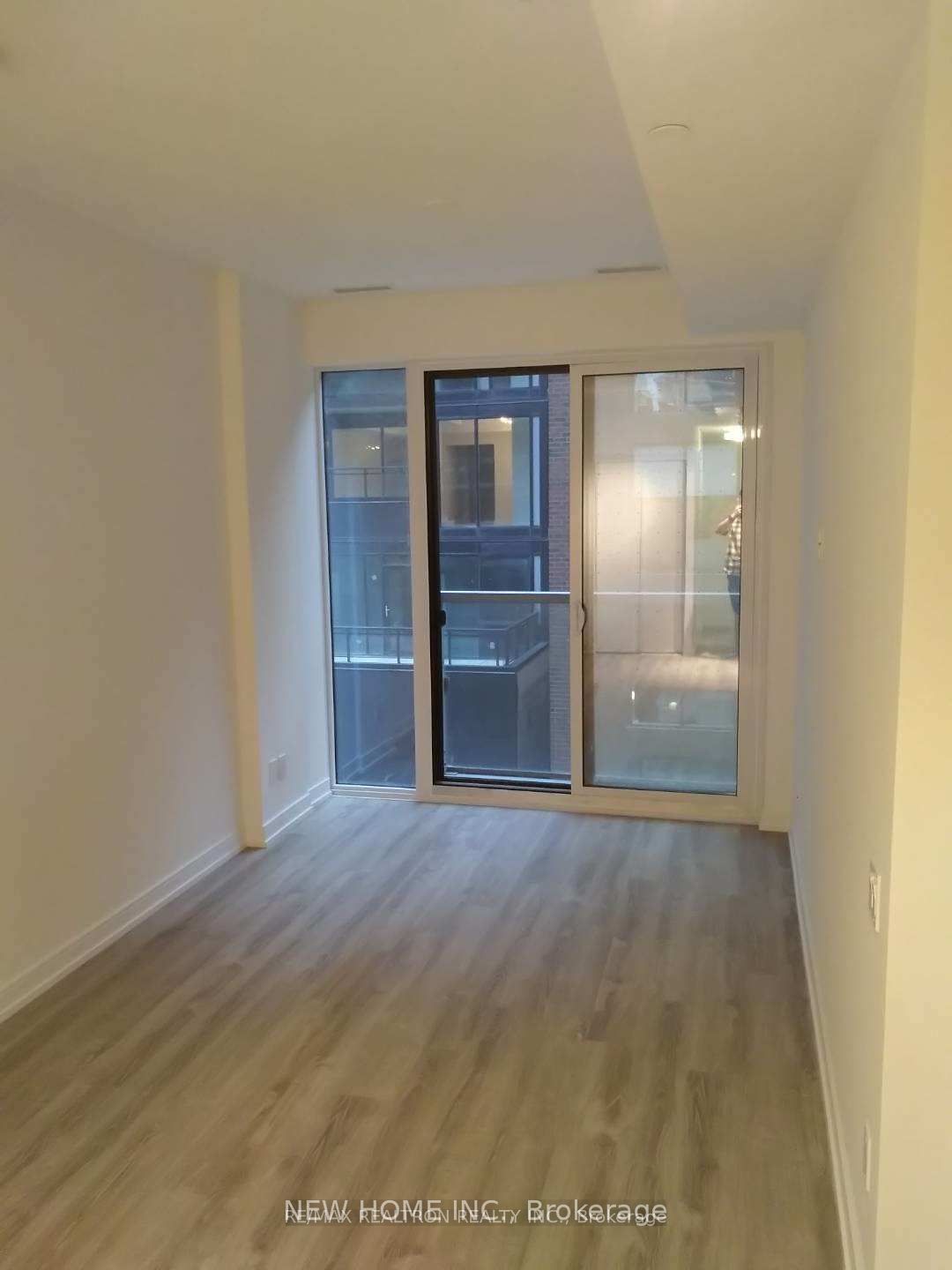 28 Wellesley Street E 411, Toronto, ON M4Y 0C4 photo 3