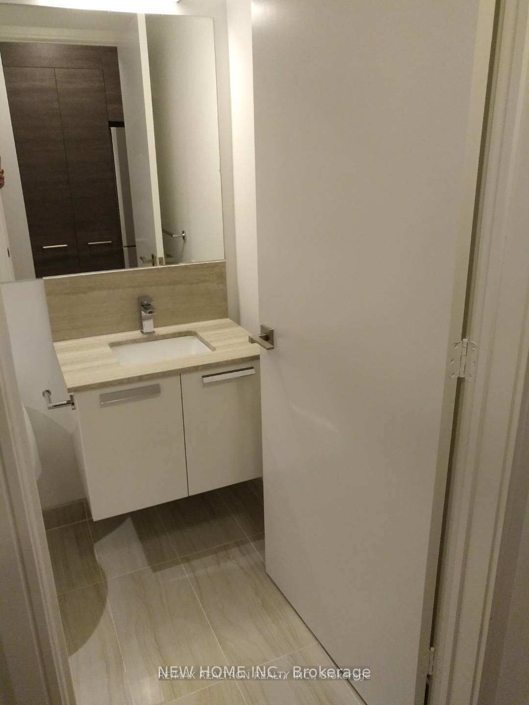 28 Wellesley Street E 411, Toronto, ON M4Y 0C4 photo 5