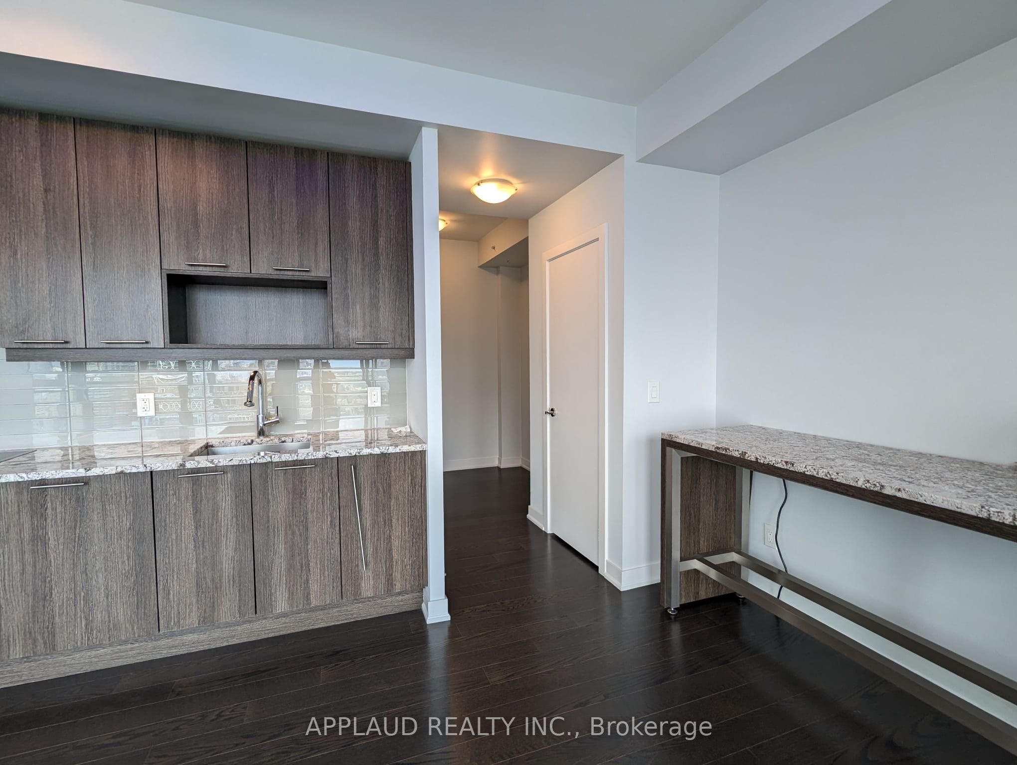 30 Nelson Street 3801, Toronto, ON M5V 0H5 photo 2