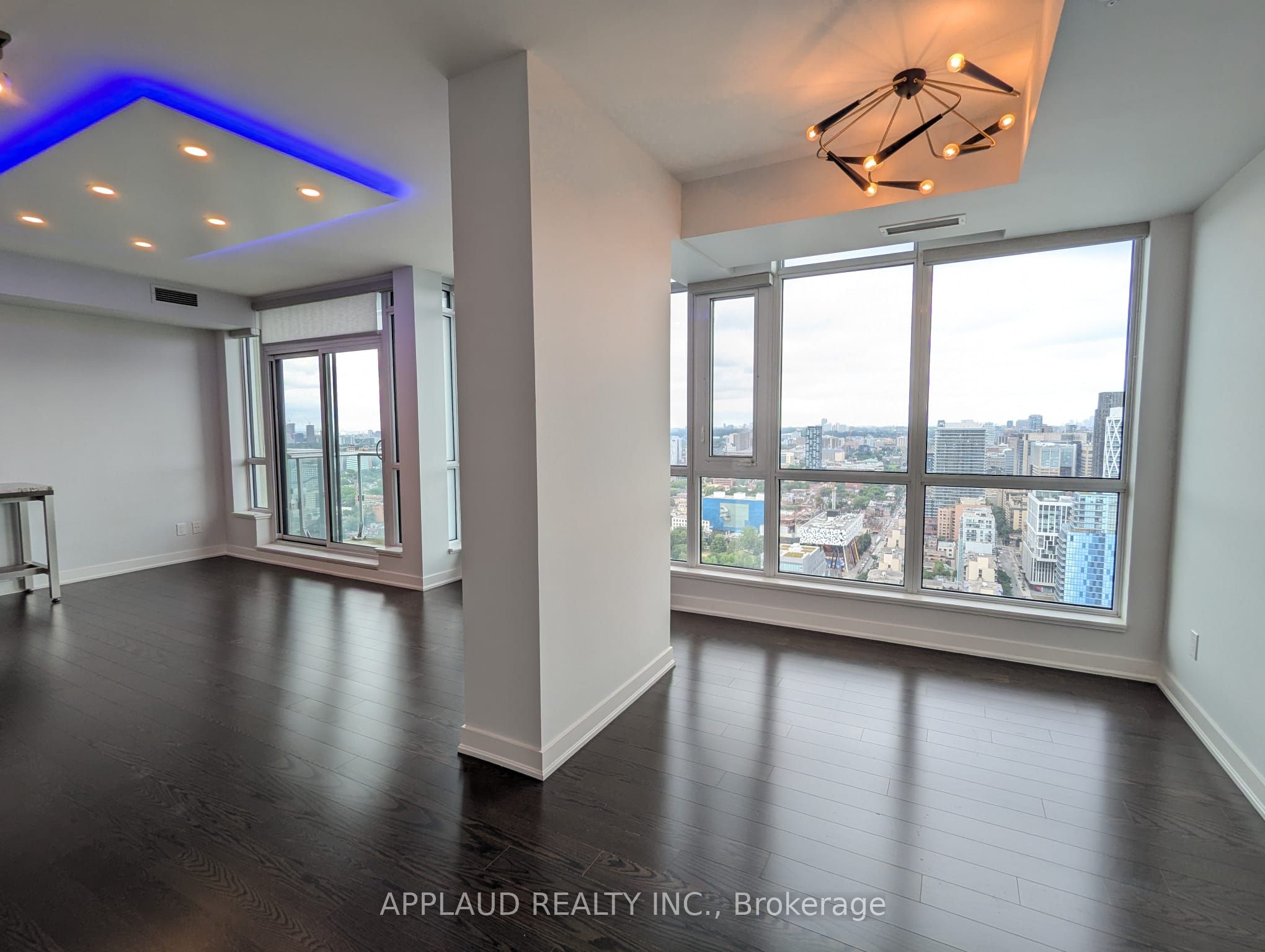 30 Nelson Street 3801, Toronto, ON M5V 0H5 photo 3