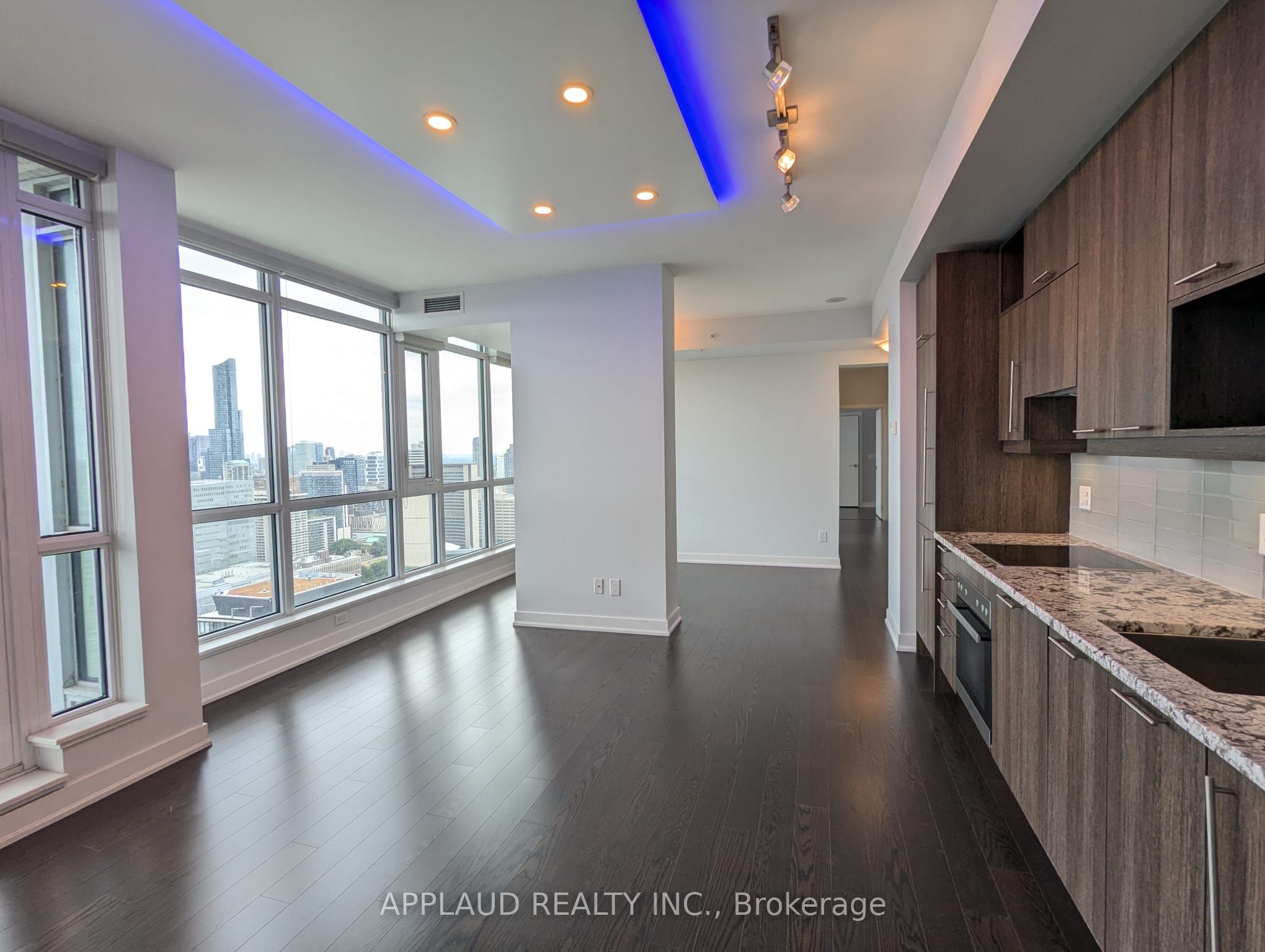 30 Nelson Street 3801, Toronto, ON M5V 0H5 photo 5