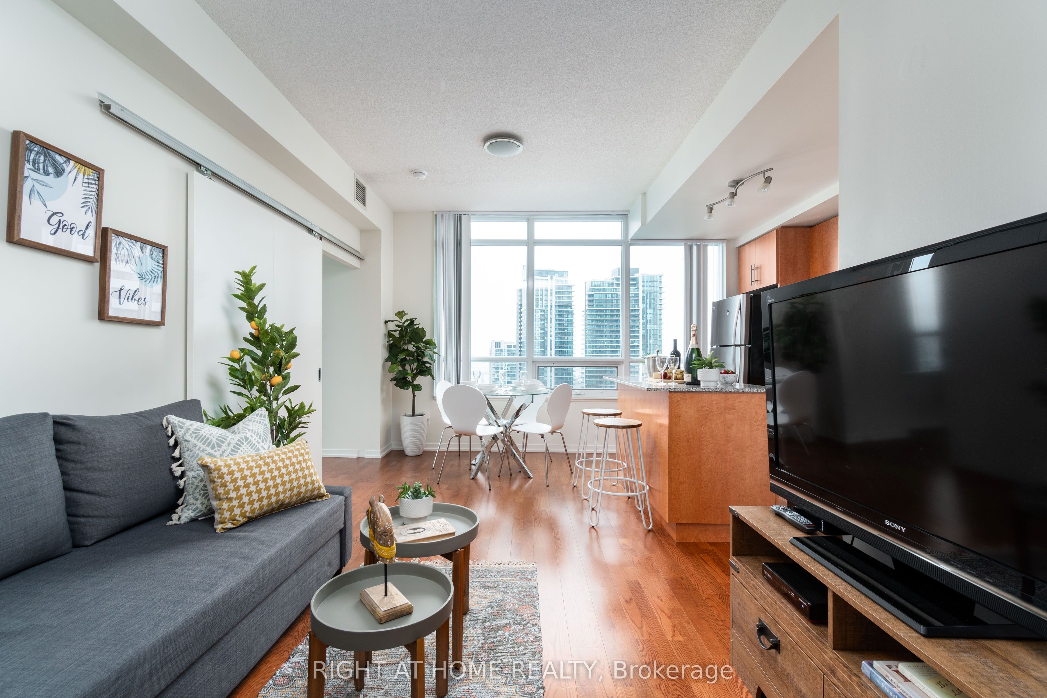 55 Bremner Boulevard 3404, Toronto, ON M5J 0A6 photo 2