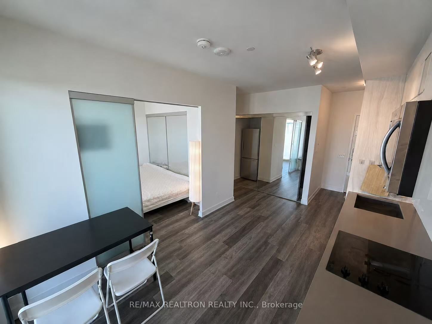 100 Dalhousie Street 3005, Toronto, ON M5B 0C7 photo 2