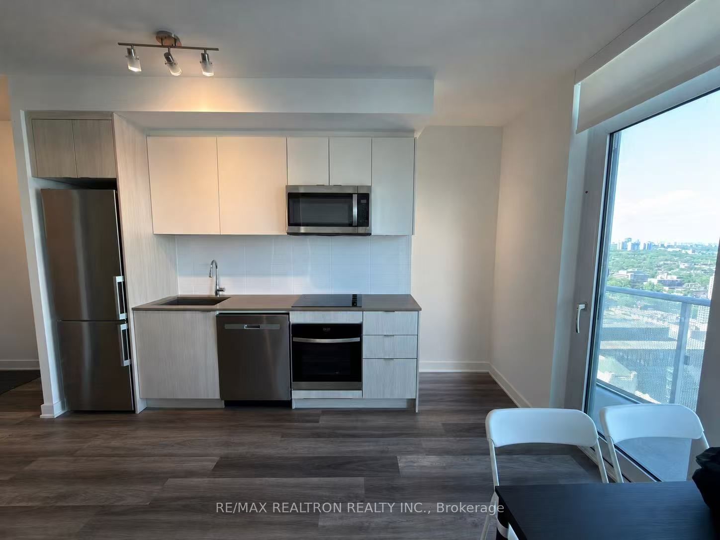 100 Dalhousie Street 3005, Toronto, ON M5B 0C7 photo 4