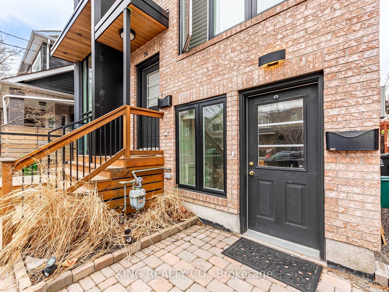 26 Greensides Avenue, Toronto, ON M6G 3P6 photo 2