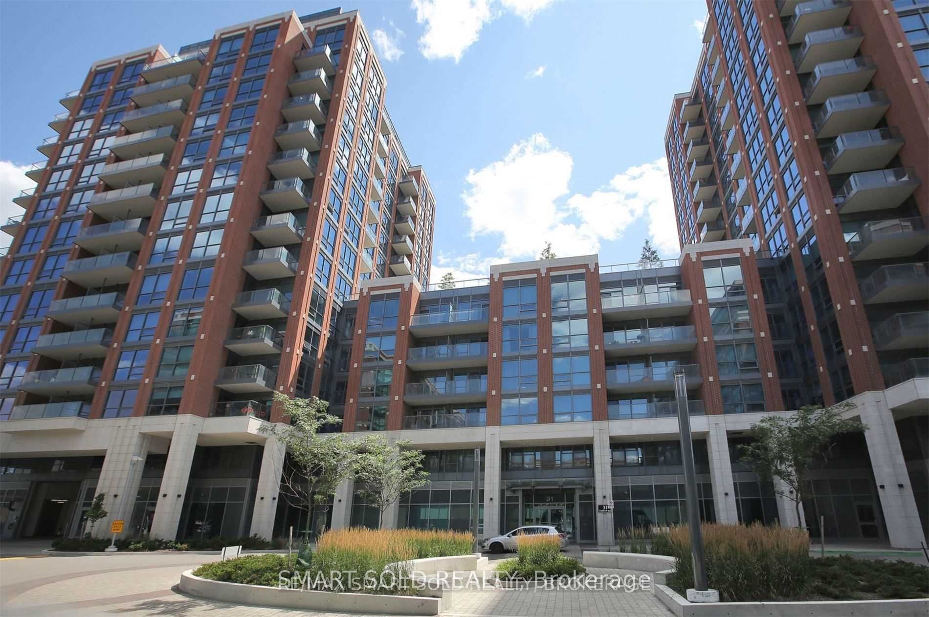 31 Tippett Road 831, Toronto, ON M3H 2V1