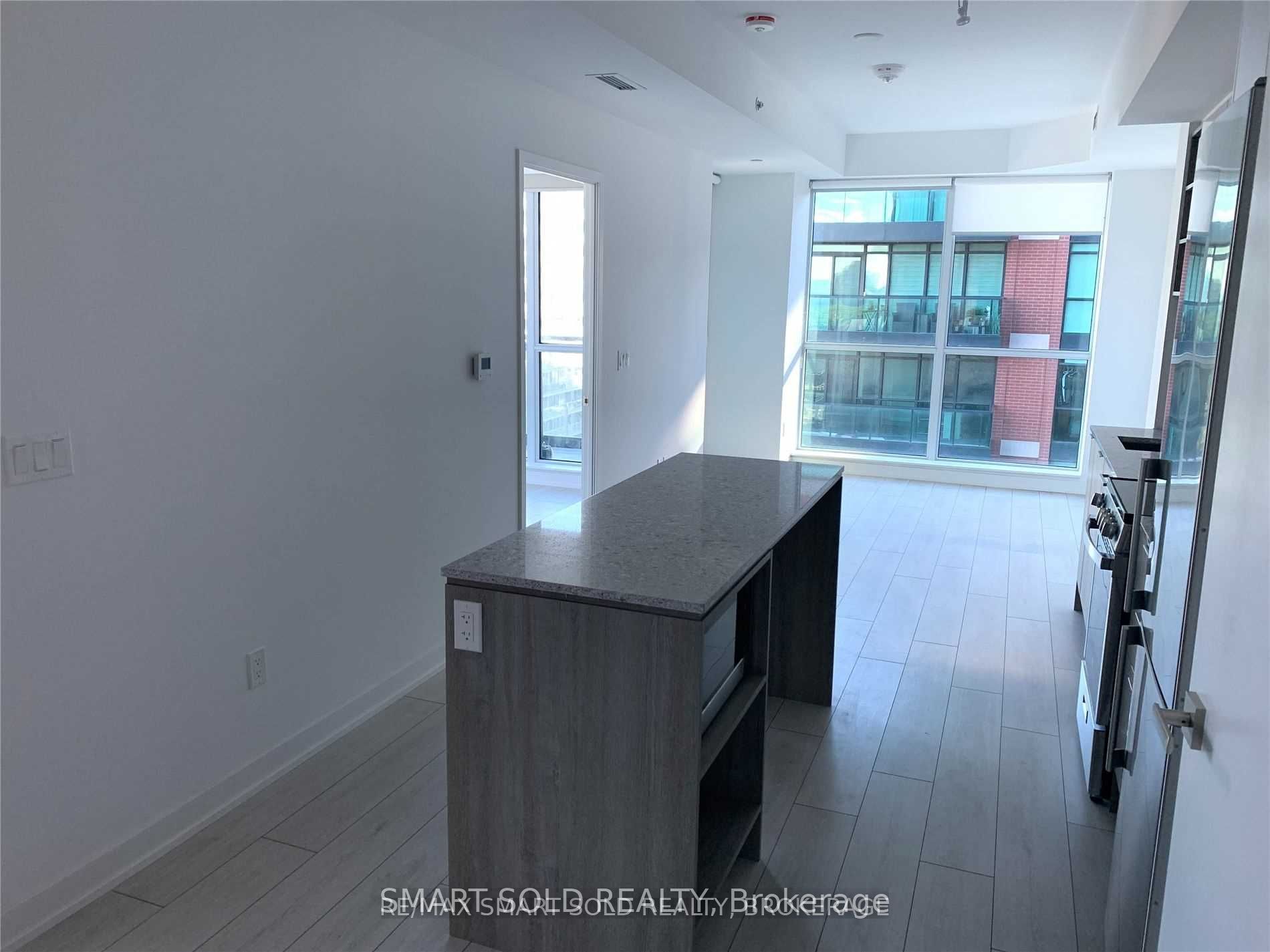 31 Tippett Road 831, Toronto, ON M3H 2V1 photo 4