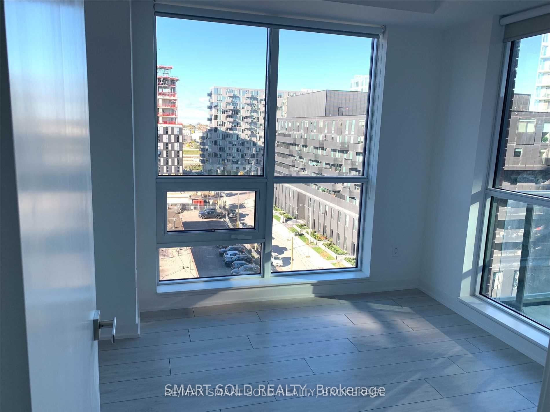 31 Tippett Road 831, Toronto, ON M3H 2V1 photo 5