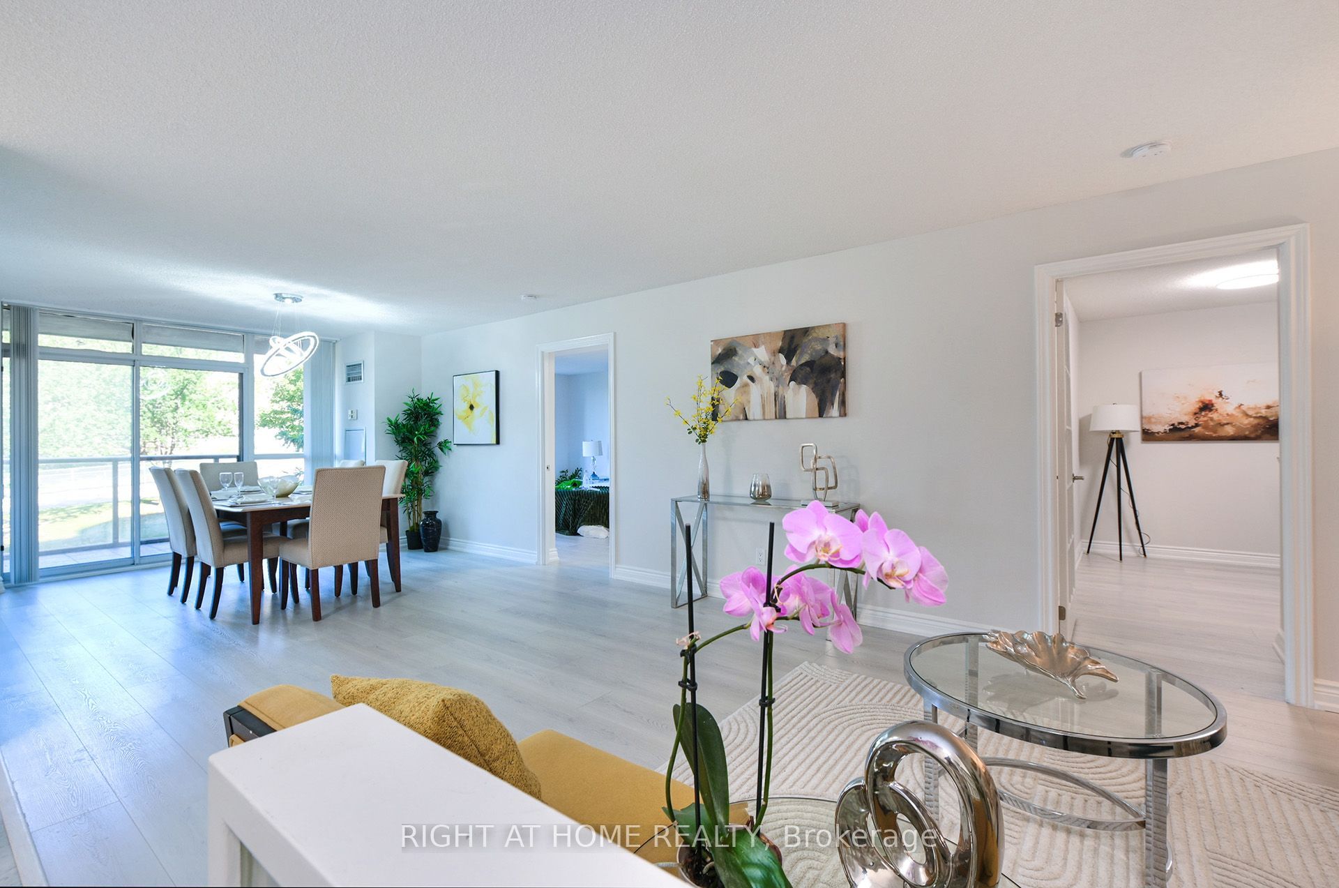 3181 Bayview Avenue 215, Toronto, ON M2K 2Y2 photo 4
