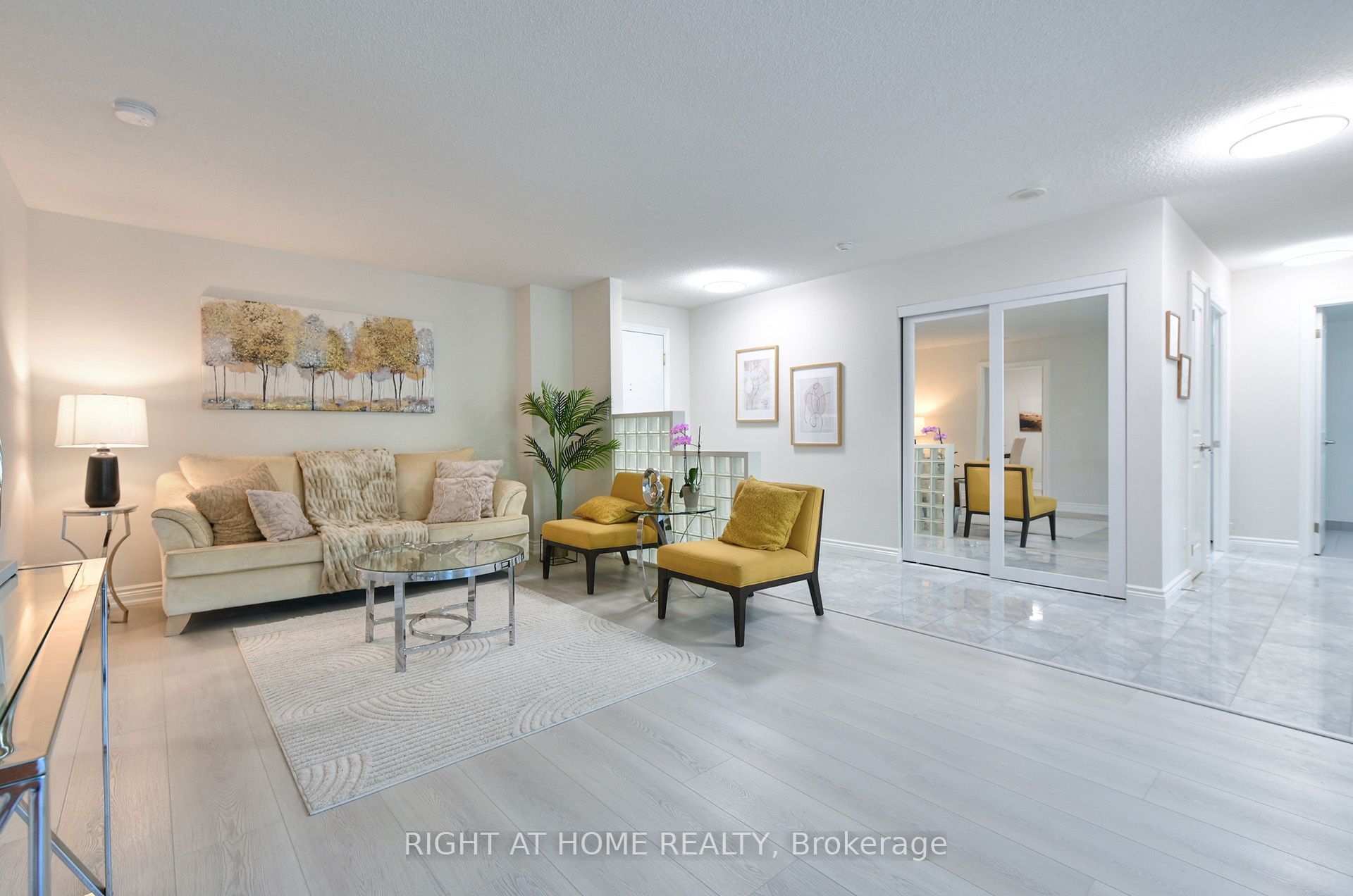 3181 Bayview Avenue 215, Toronto, ON M2K 2Y2 photo 5