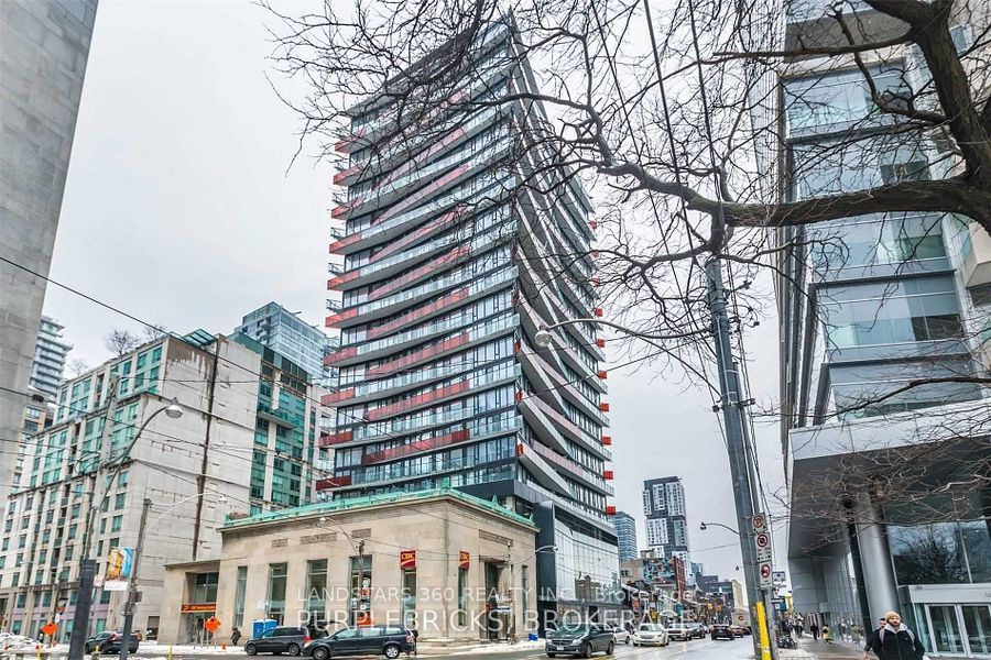 215 Queen Street W 1708, Toronto, ON M5V 0P5 photo 2