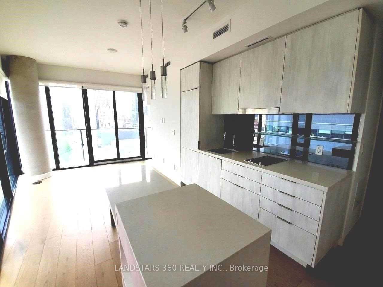 215 Queen Street W 1708, Toronto, ON M5V 0P5 photo 5