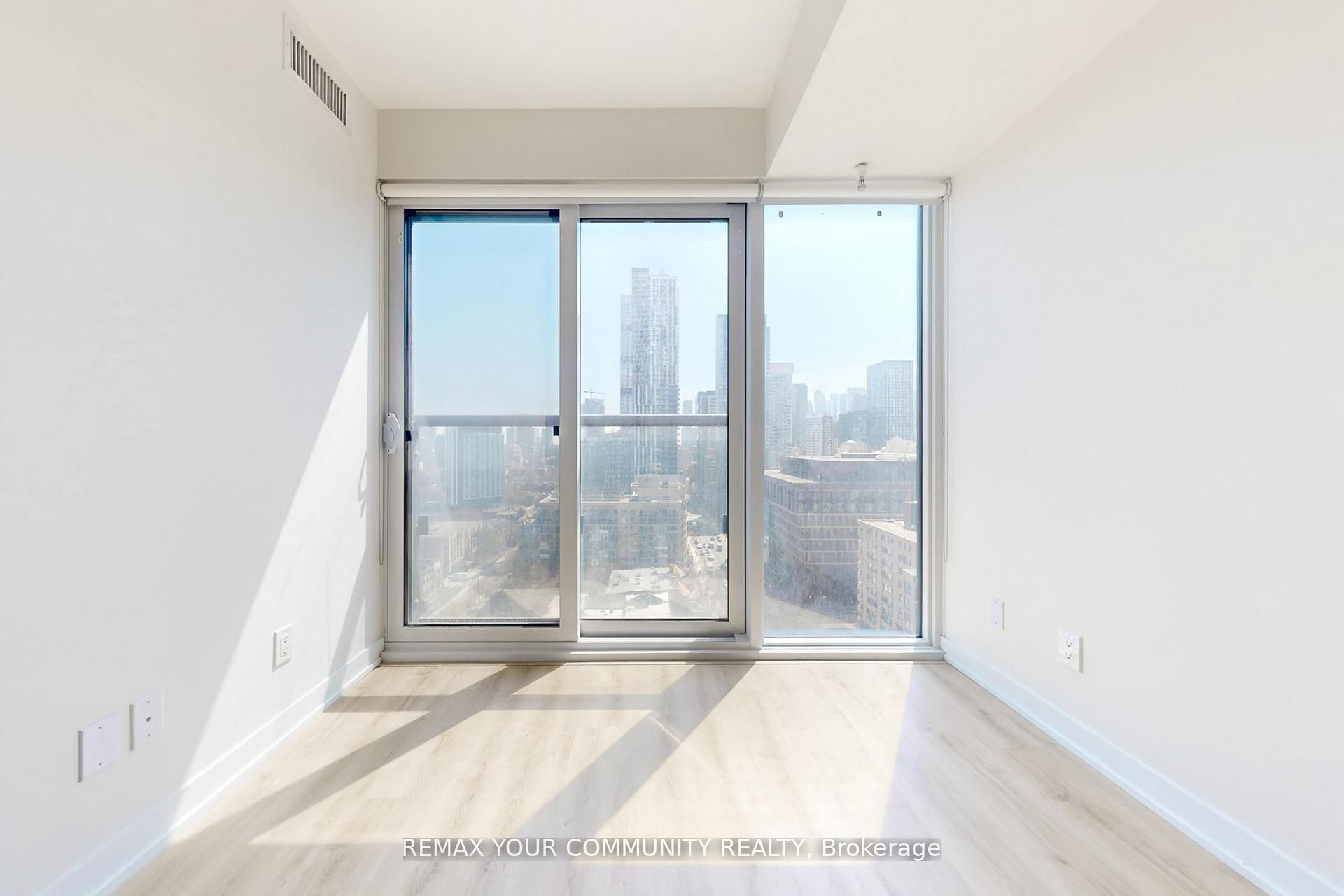 319 Jarvis Street E 1817, Toronto, ON M5B 0C8 photo 4