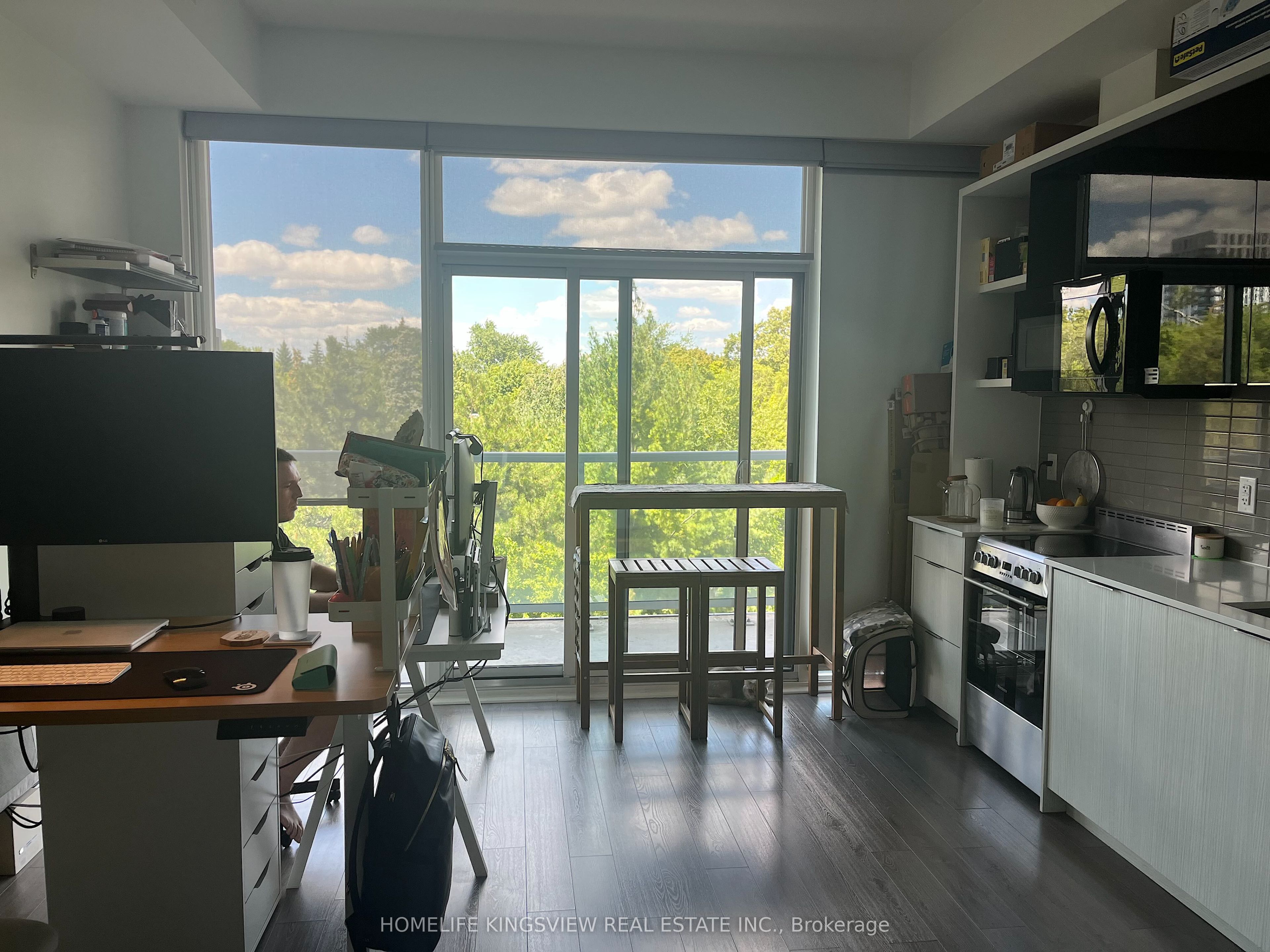 6 Parkwood Avenue 613, Toronto, ON M4V 0A3 photo 3