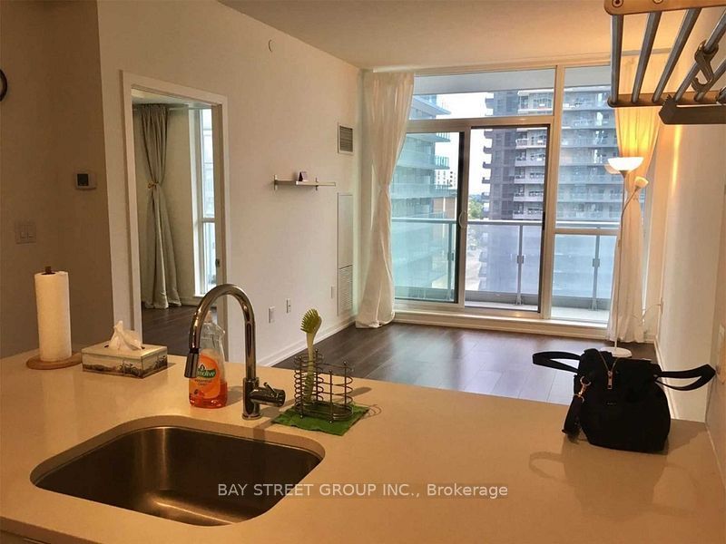 62 Forest Manor Road 1006, Toronto, ON M2J 1B6 photo 3