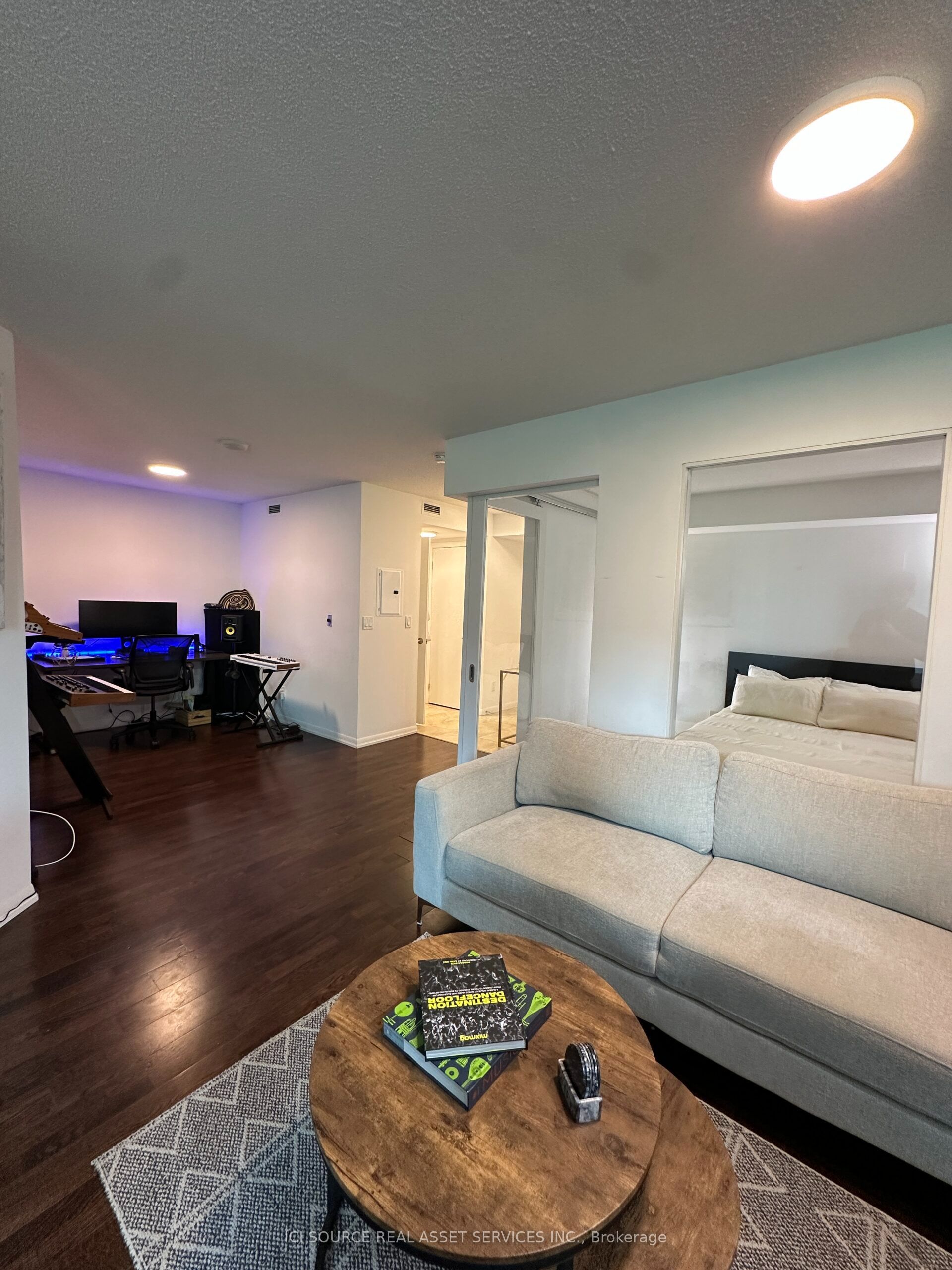 209 Fort York Boulevard 457, Toronto, ON M5V 4A1 photo 3