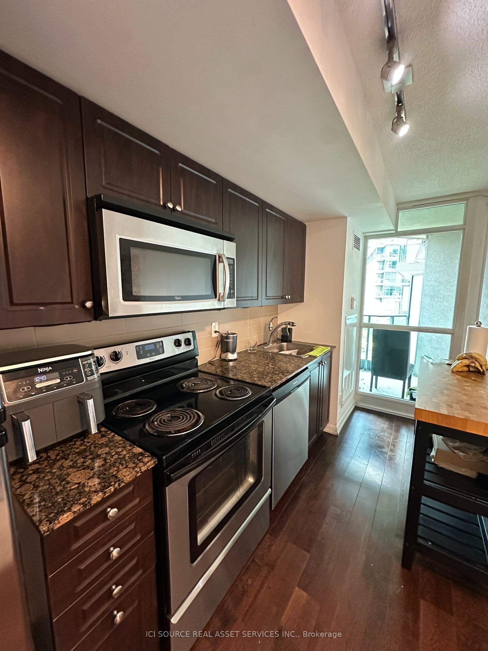 209 Fort York Boulevard 457, Toronto, ON M5V 4A1 photo 5