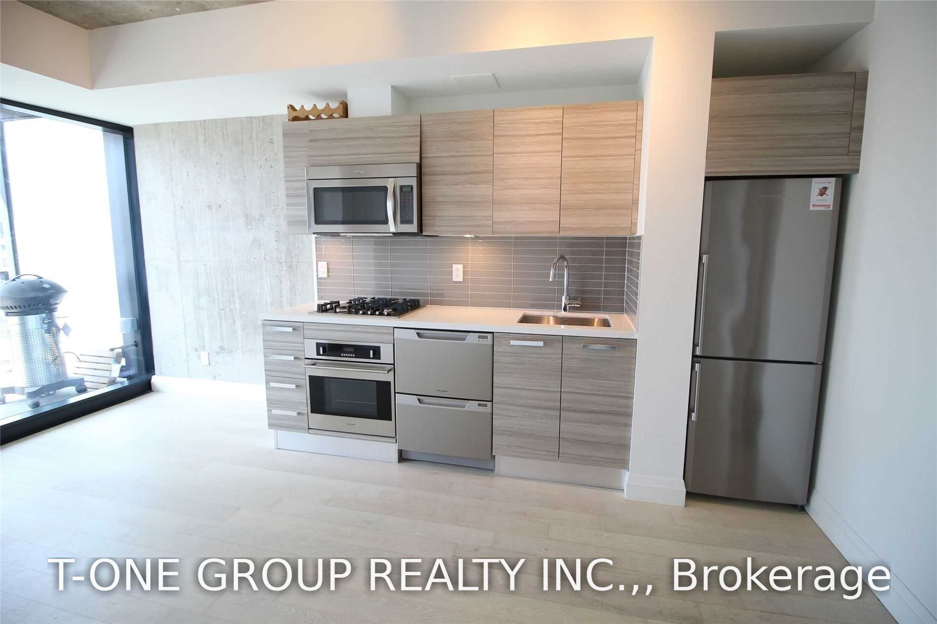 224 King Street W 1706, Toronto, ON M5H 0A6 photo 2