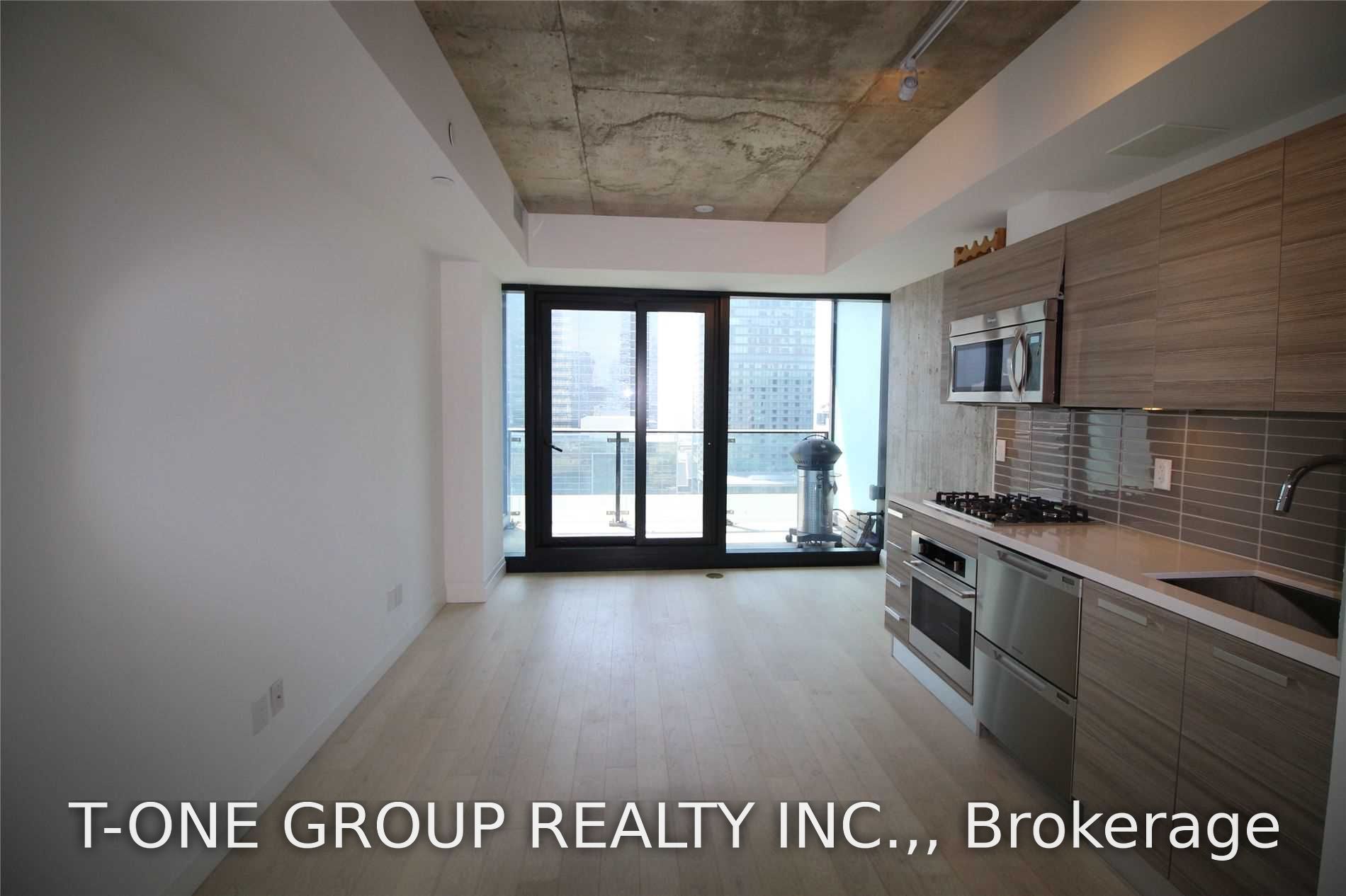 224 King Street W 1706, Toronto, ON M5H 0A6 photo 4