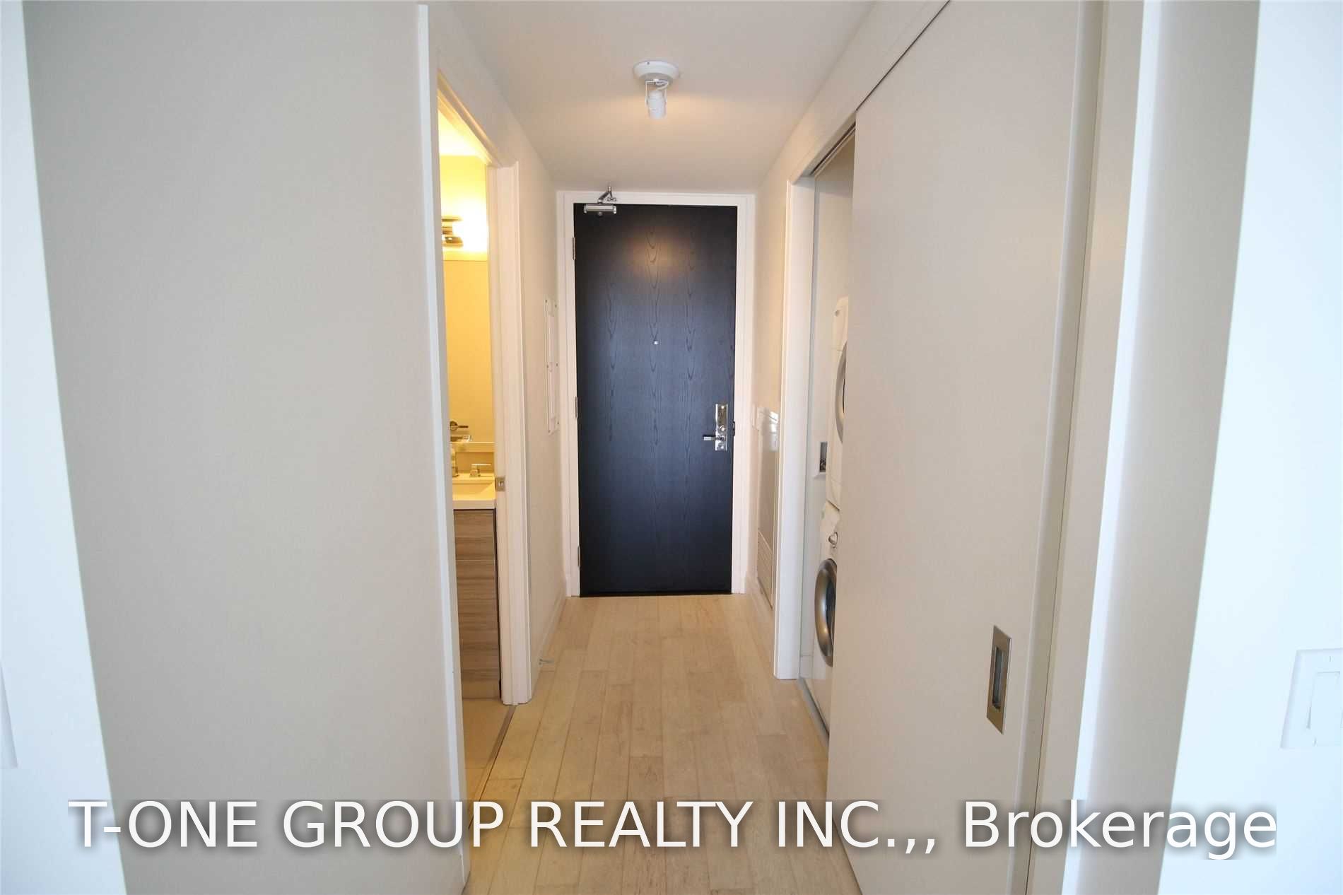 224 King Street W 1706, Toronto, ON M5H 0A6 photo 5