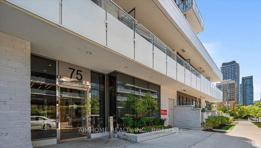 75 Canterbury Place 1101, Toronto, ON M2N 0L2 photo 3