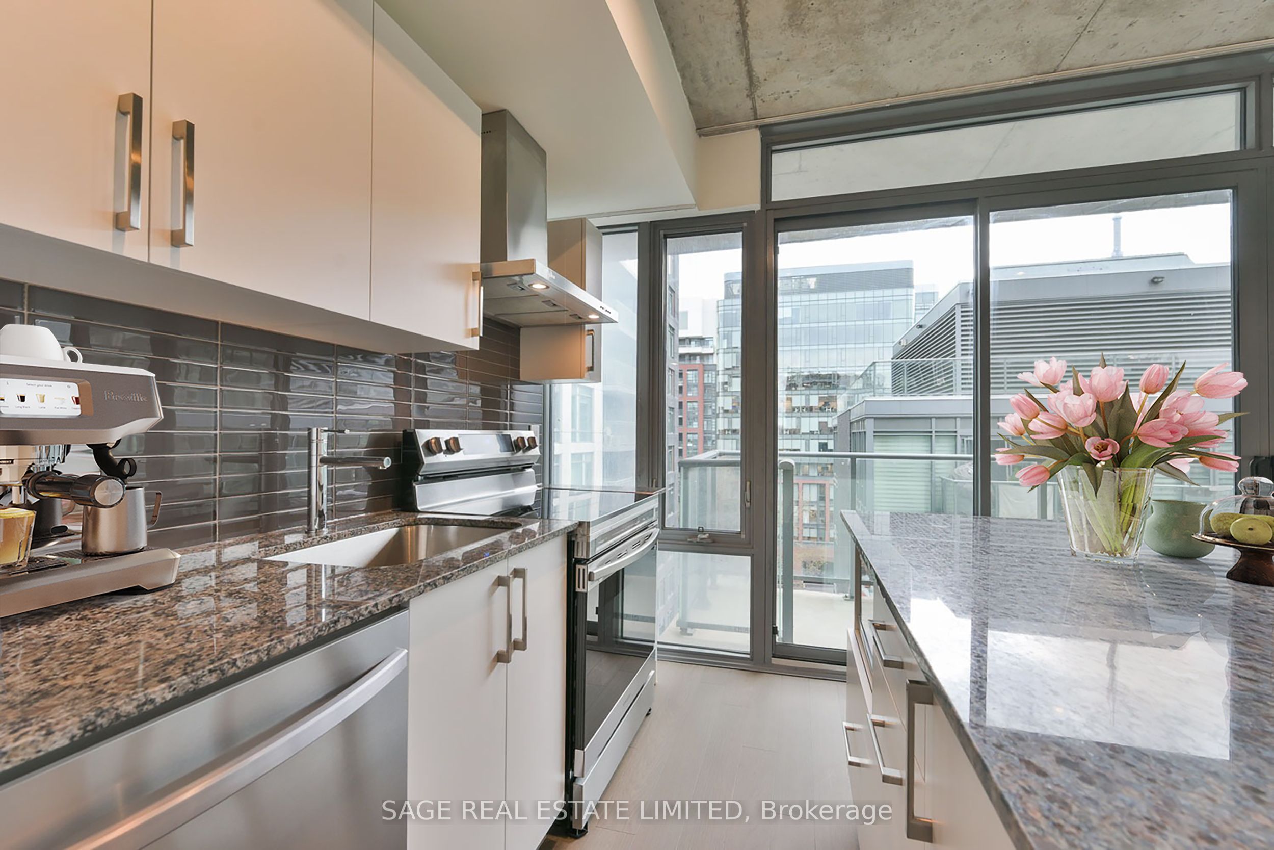 95 Bathurst Street 914, Toronto, ON M5V 0H7 photo 4