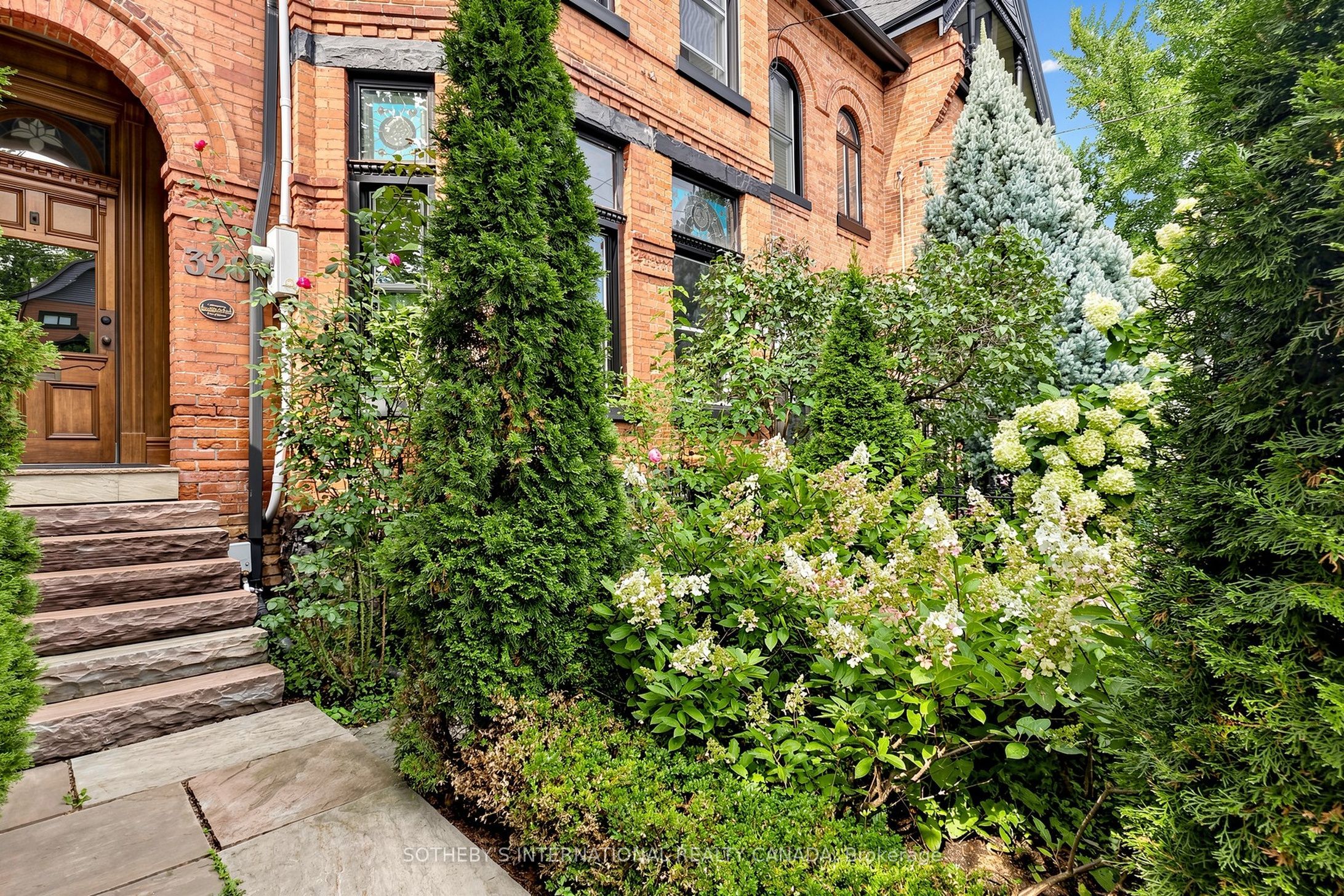 328 Wellesley Street E, Toronto, ON M4X 1H3 photo 2